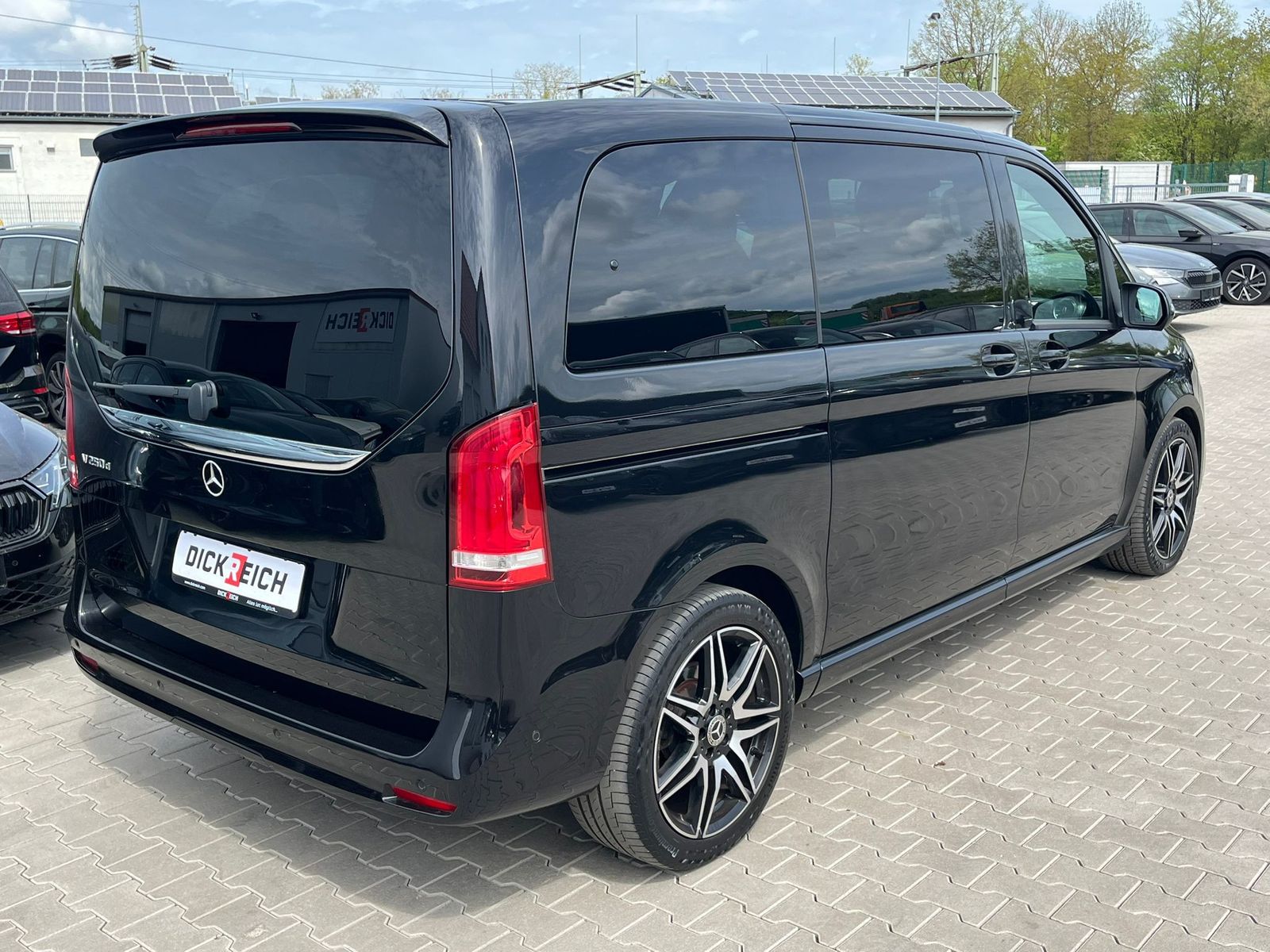 Fahrzeugabbildung Mercedes-Benz V 250 d EDITION 21 kompakt AMG NIGHT*LED*LEDER