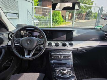 Mercedes E 220 - 6