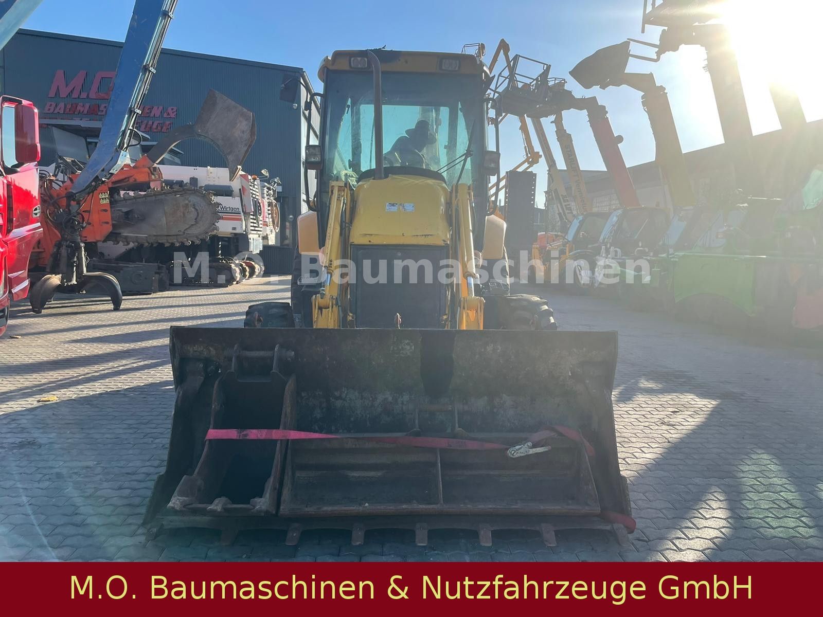 Fahrzeugabbildung JCB 3CX / 3 x Schaufel /TEL/Klappschaufel/