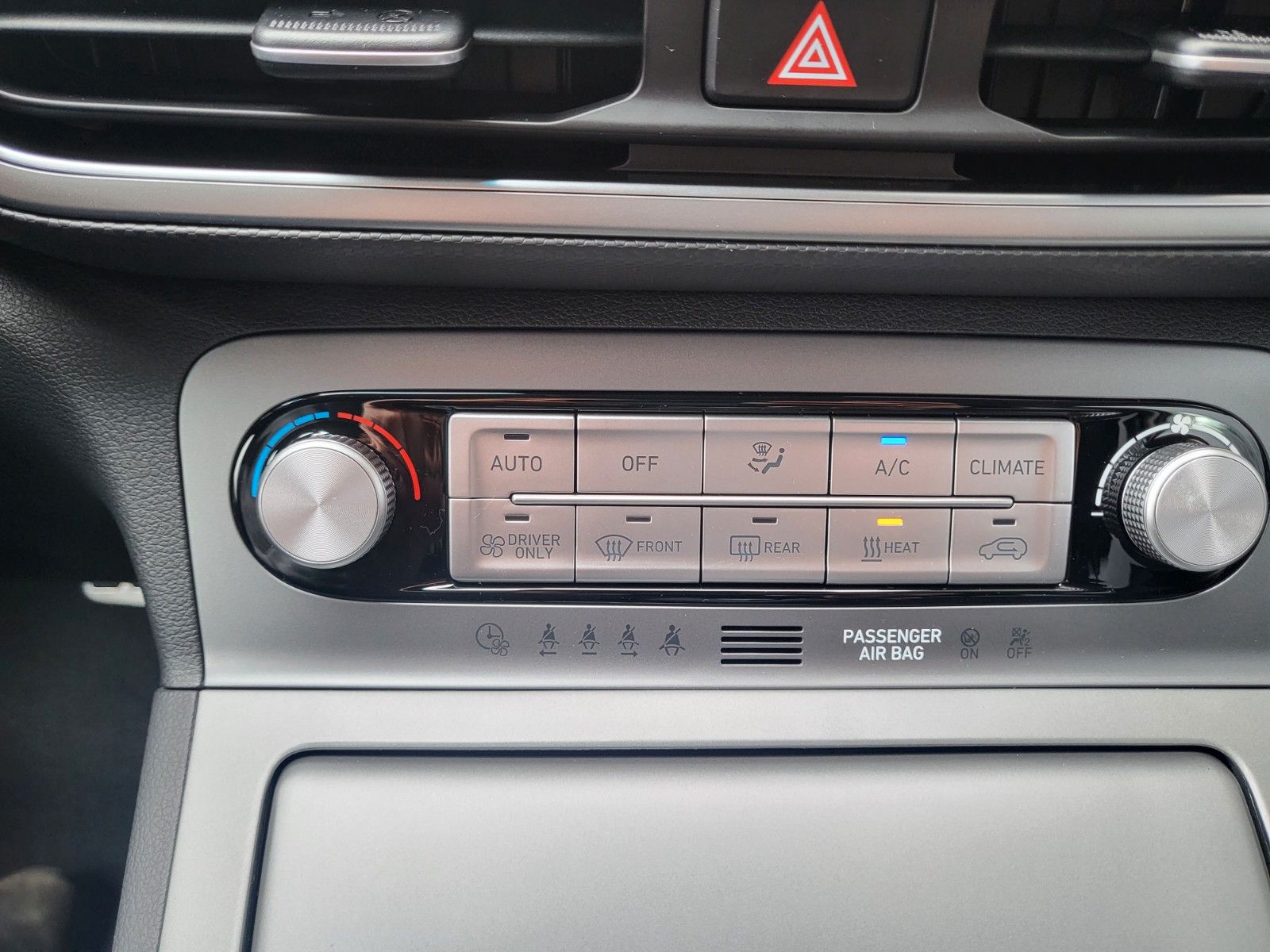 Fahrzeugabbildung Hyundai KONA Elektro ADVANTAGE 100kw NAVI Wärmepumpe