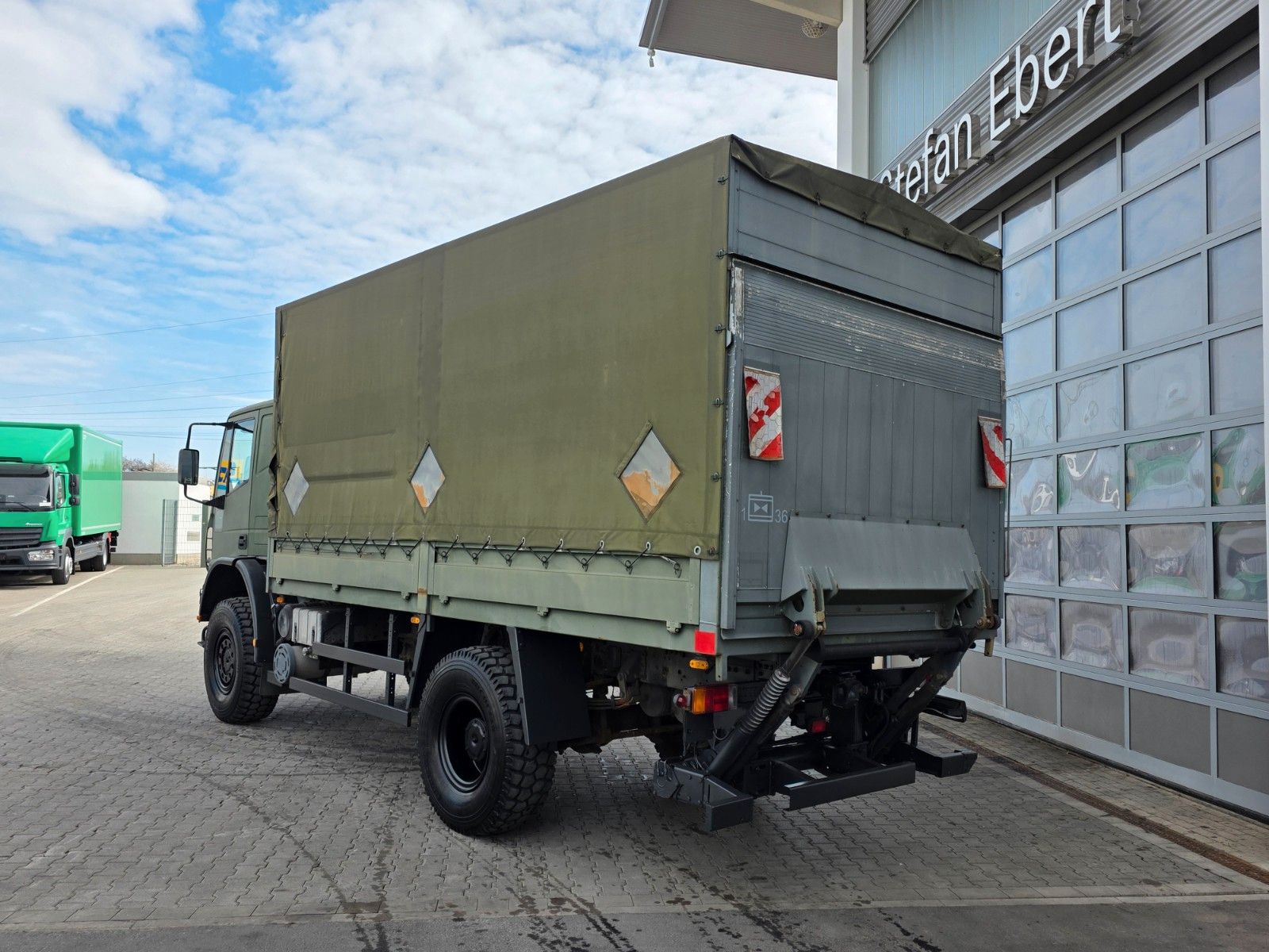Fahrzeugabbildung Iveco Eurocargo ML140E21 LBW 3 Sitze Differenziale