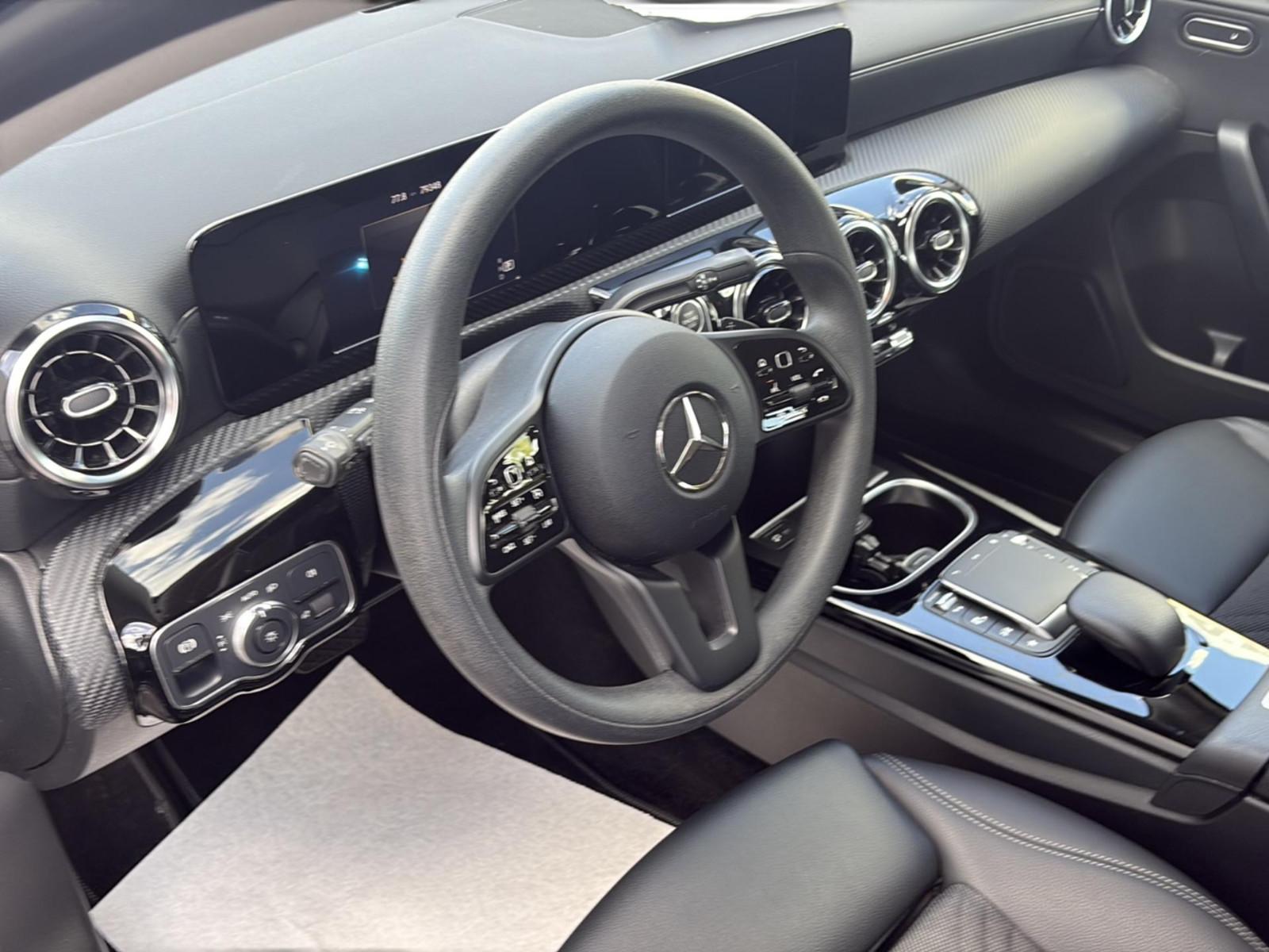 Mercedes-Benz A-Class d Kamera*LED*Navi*DAB*MBUX*TeilLeder*1Hand, миниатюра 17