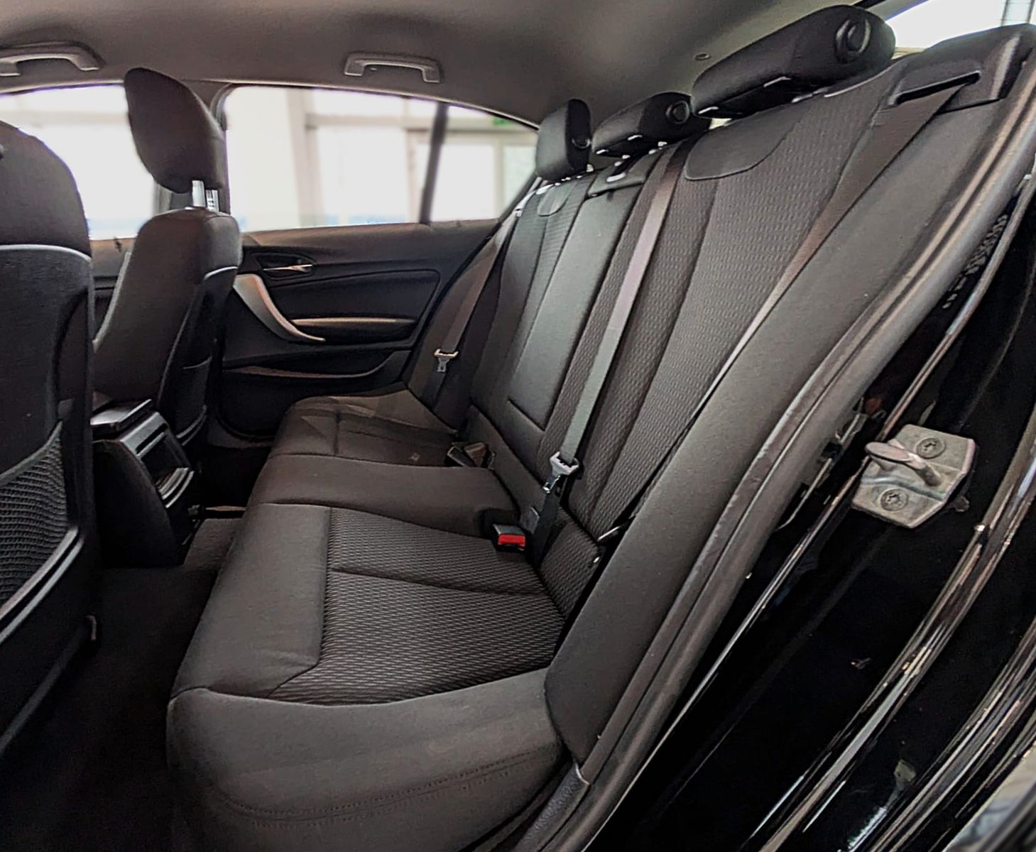 Fahrzeugabbildung BMW 116d 5 Trg KLIMAAUT NAVI SITZHZG PDC 1.HAND ALU