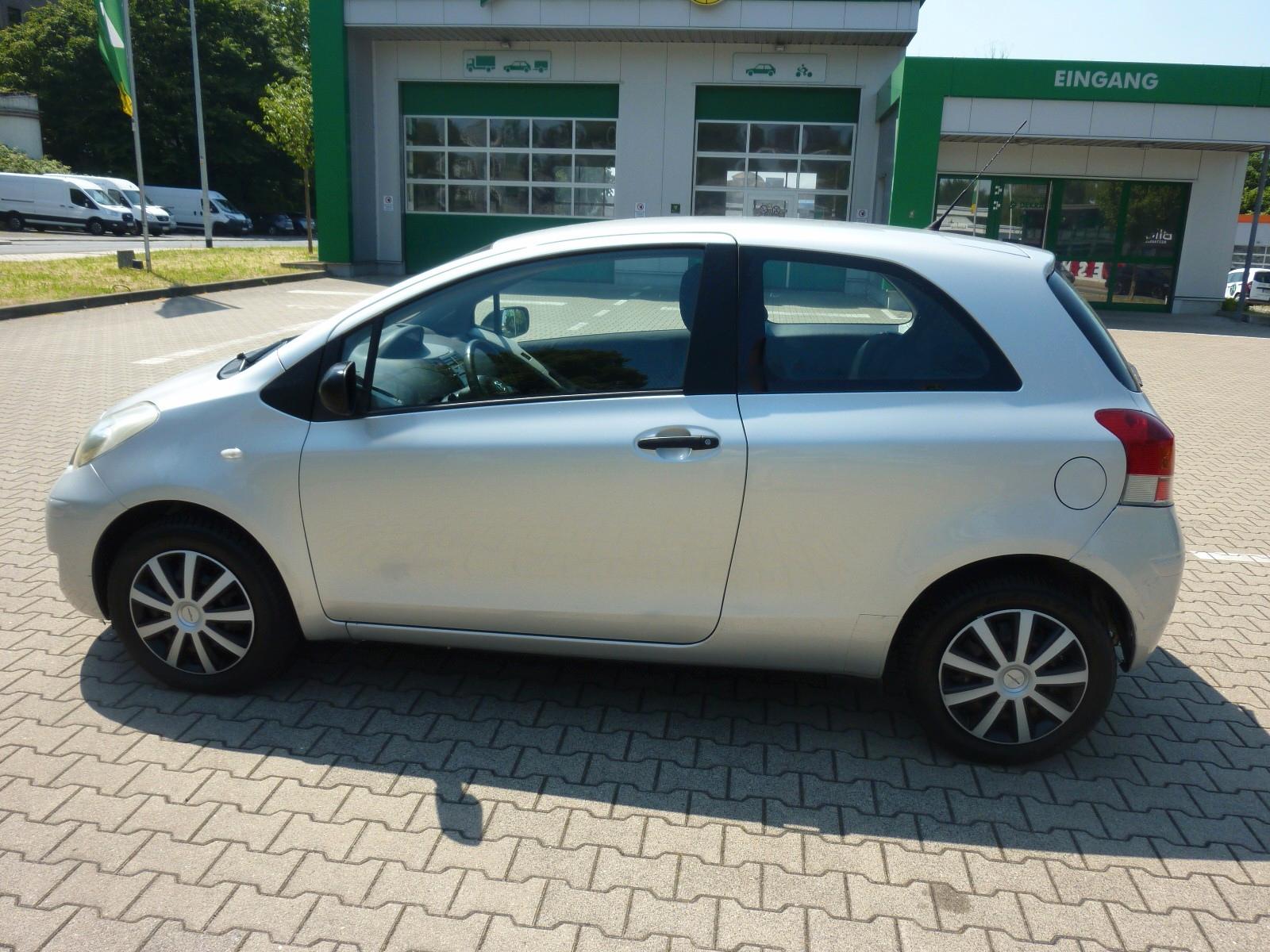 Toyota Yaris Cool+ 1 Hand