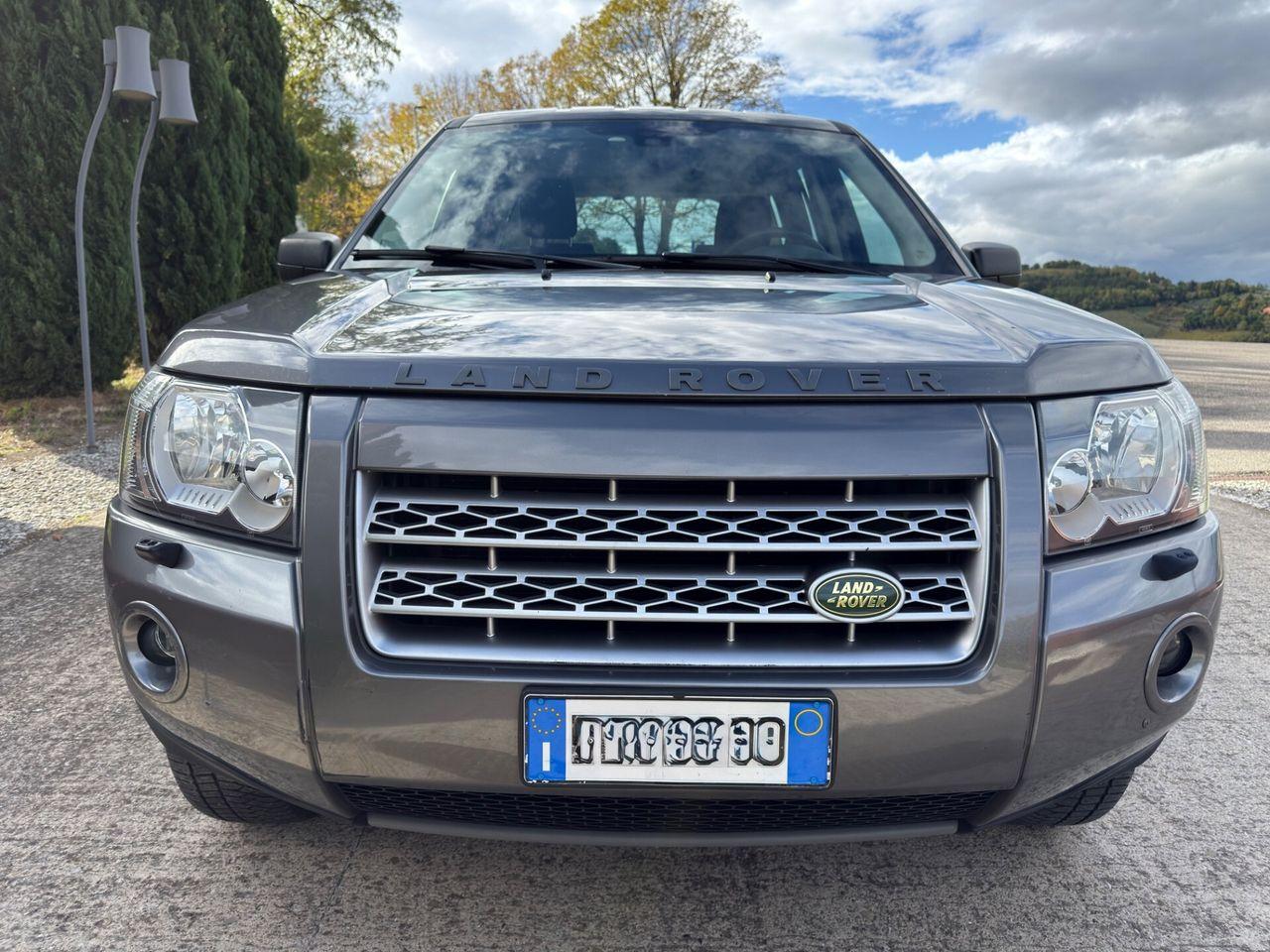 Land Rover Freelander 2012 — rear view