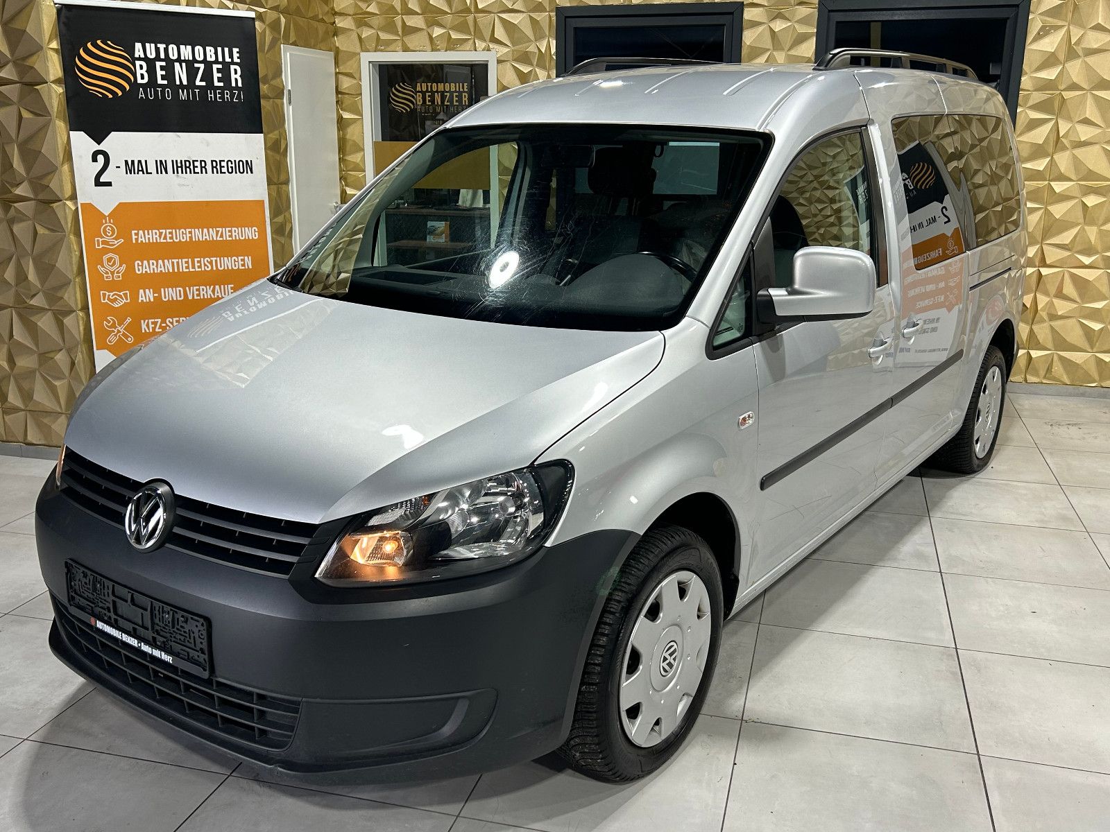 Fahrzeugabbildung Volkswagen Caddy Kasten/Kombi Maxi Trendline/7-SITZ/NAVI/KL