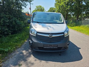 Opel Vivaro - 1
