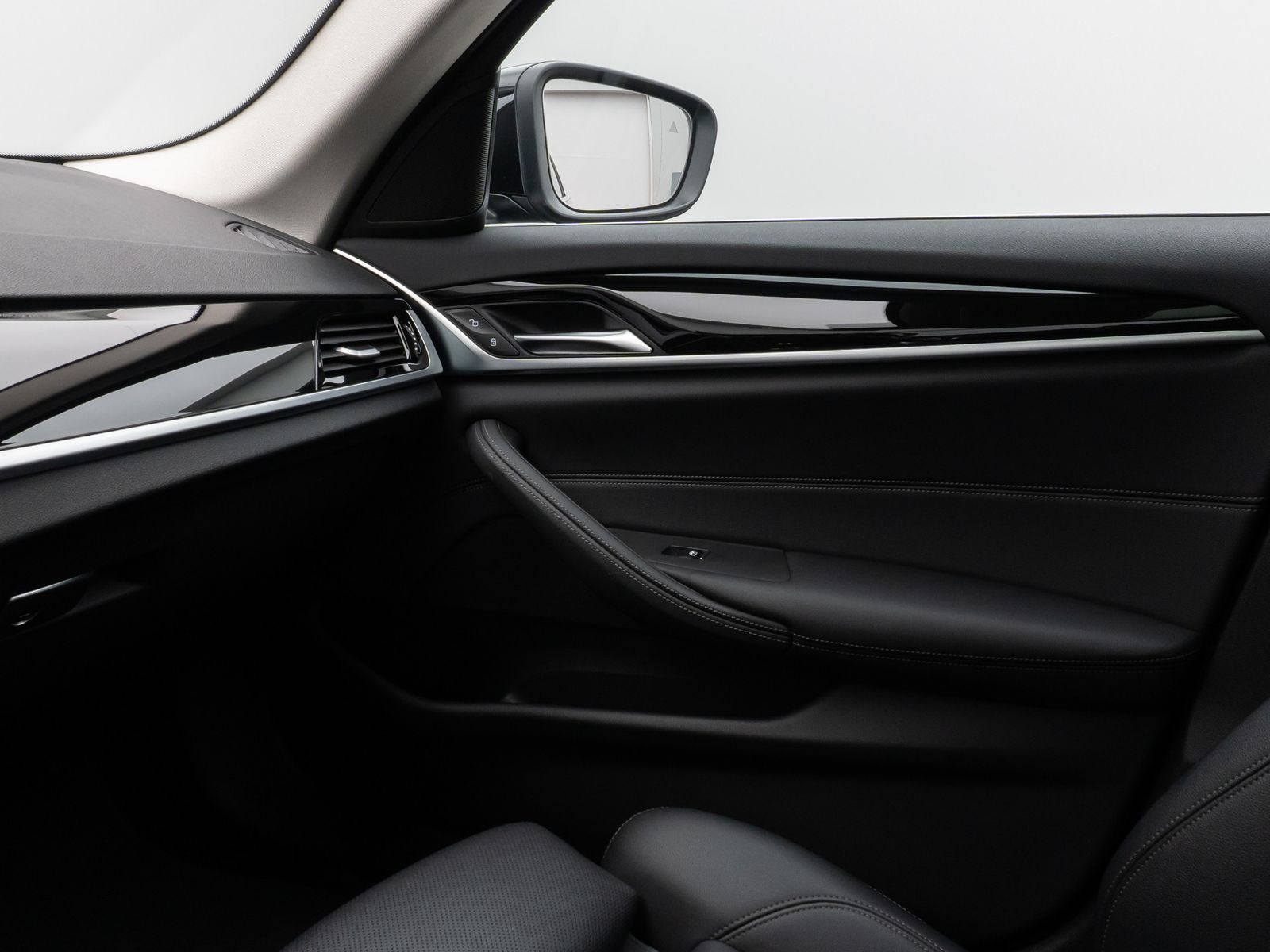 Fahrzeugabbildung BMW 520d Panorama Kamera DAB HiFi ACC Alarm M Sport