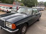 Mercedes-Benz Tausch w123 230 Coupe gegen Fiat 500 c - Mercedes-Benz 230: Ge