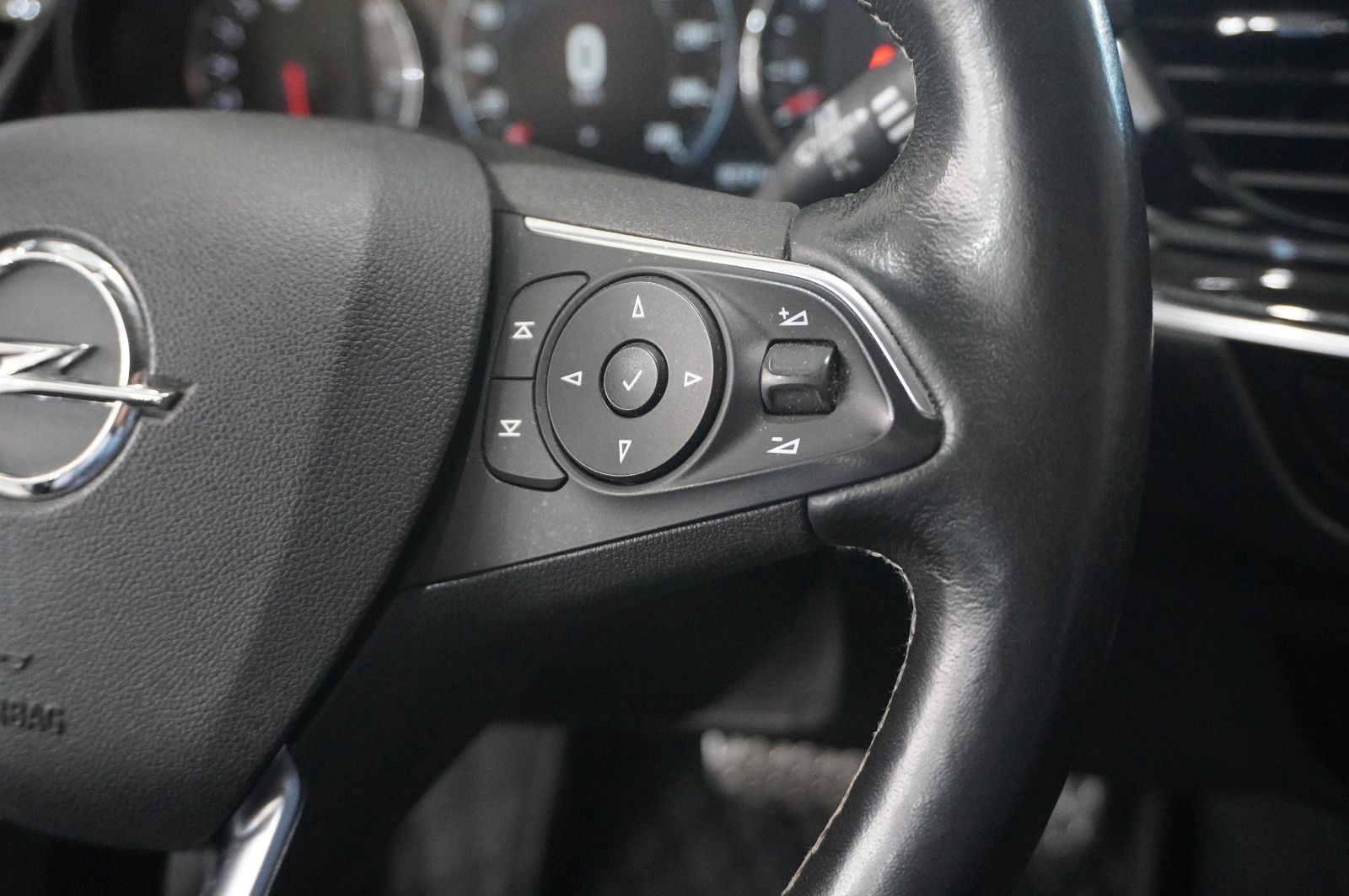 Fahrzeugabbildung Opel Insignia B ST 1.5T DYNAMIC NAVI/MATRIX/KAMERA/SH