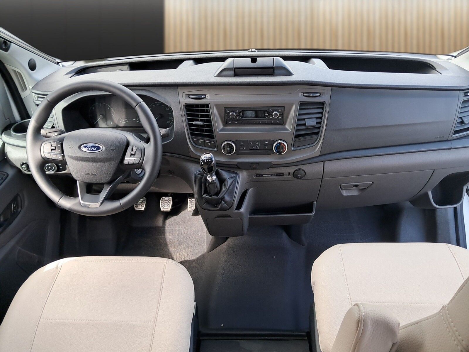 Fahrzeugabbildung Karmann Dexter 4x4 DE 560 AW Allrad 4x4, Rückfahrkamera