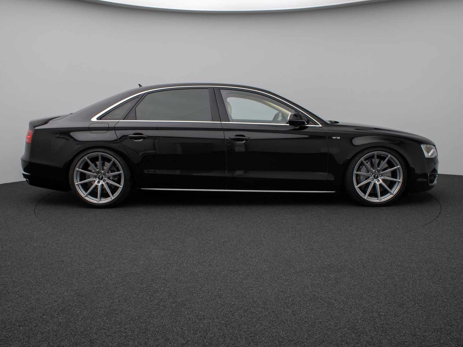Fahrzeugabbildung Audi A8 W12 Lang Chauffeur GSD B&O Keramik TV Voll
