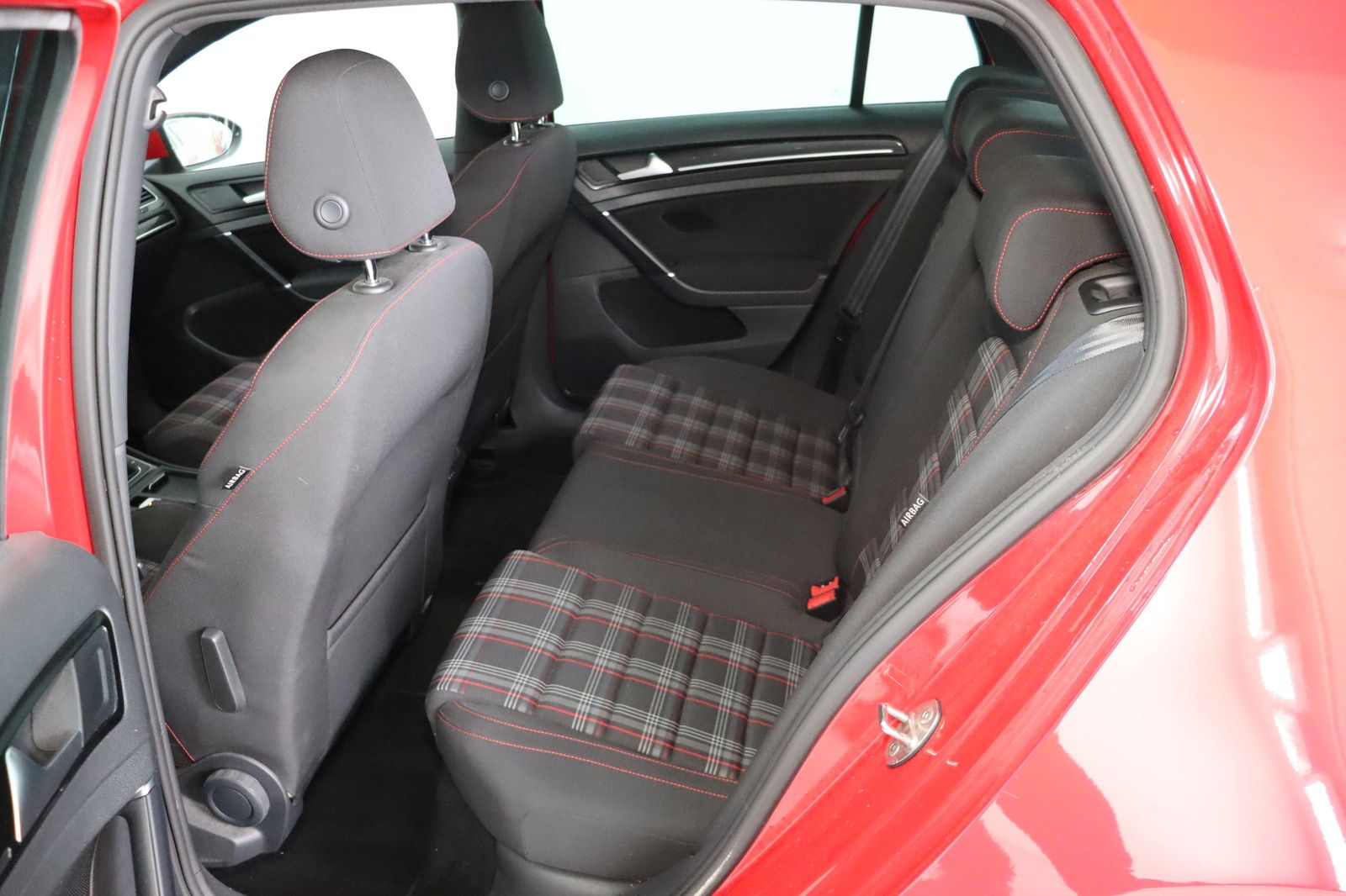 Fahrzeugabbildung Volkswagen Golf 2.0 TSI GTI * Standheizung * PDC