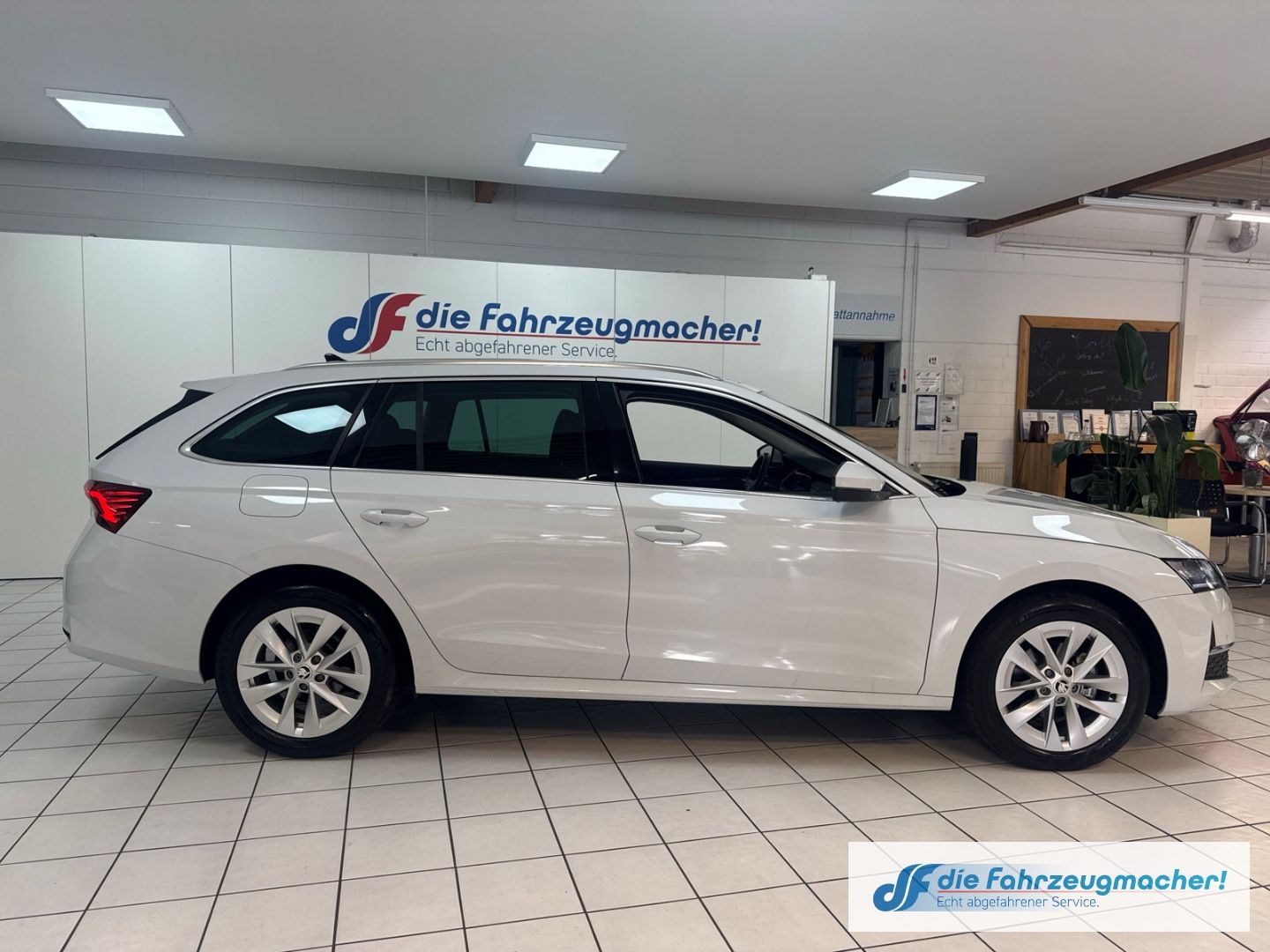 Fahrzeugabbildung SKODA Octavia Combi 1.5 TSI mHEV 85 kW Selection Navi