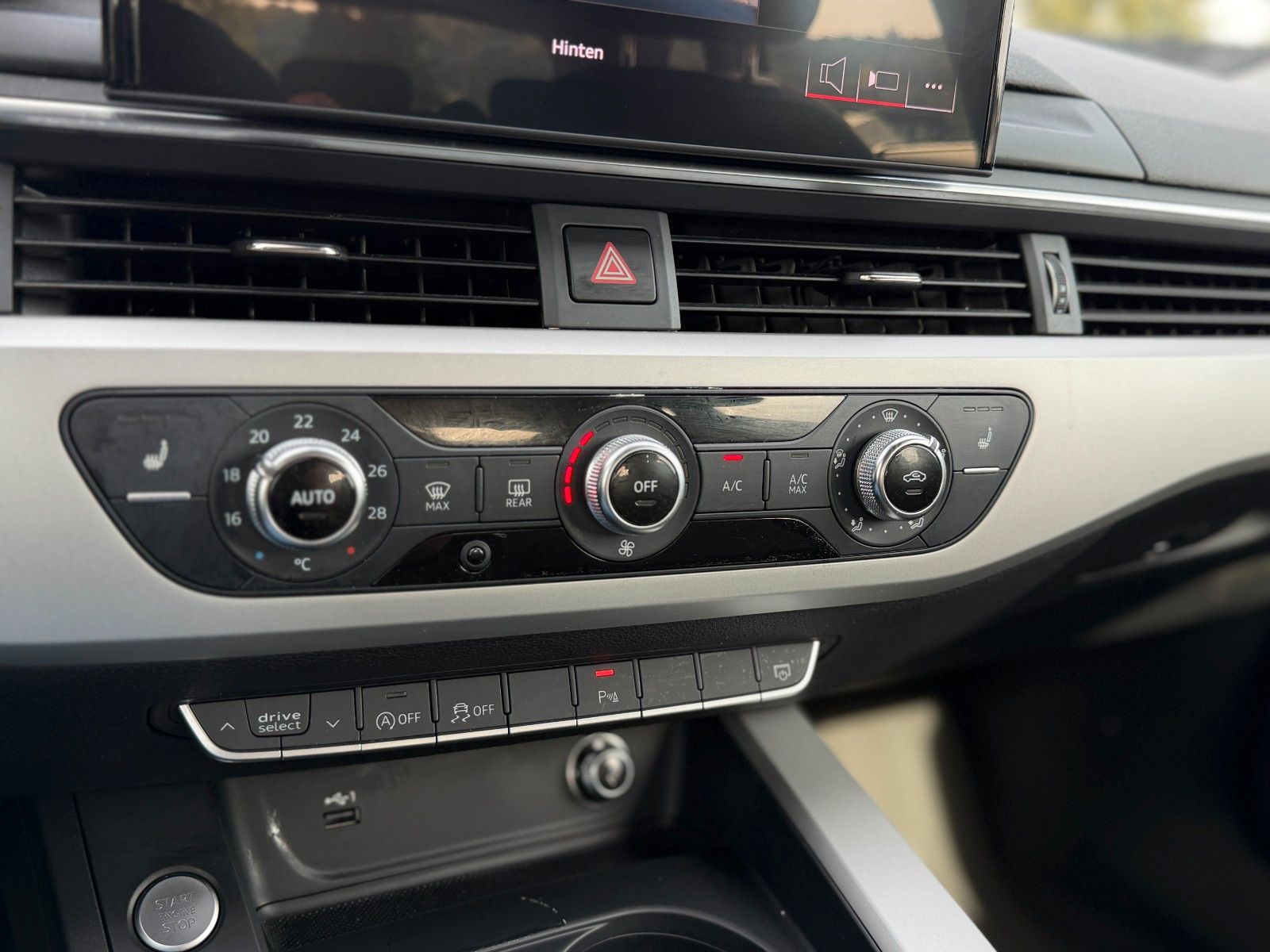 AUDI A4 A4 Avant 40 TFSI MMI Navigation Plus – Ansicht 16
