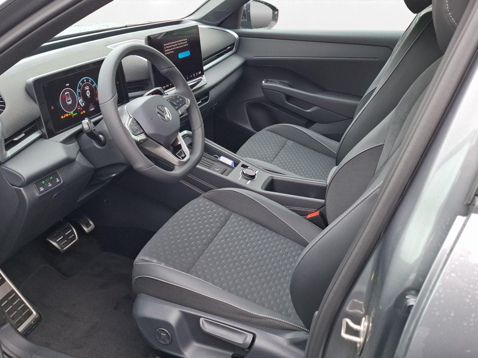Volkswagen T-Roc R-Line 150 PS DSG | RÜKA | NAVI | Ahzv. uv