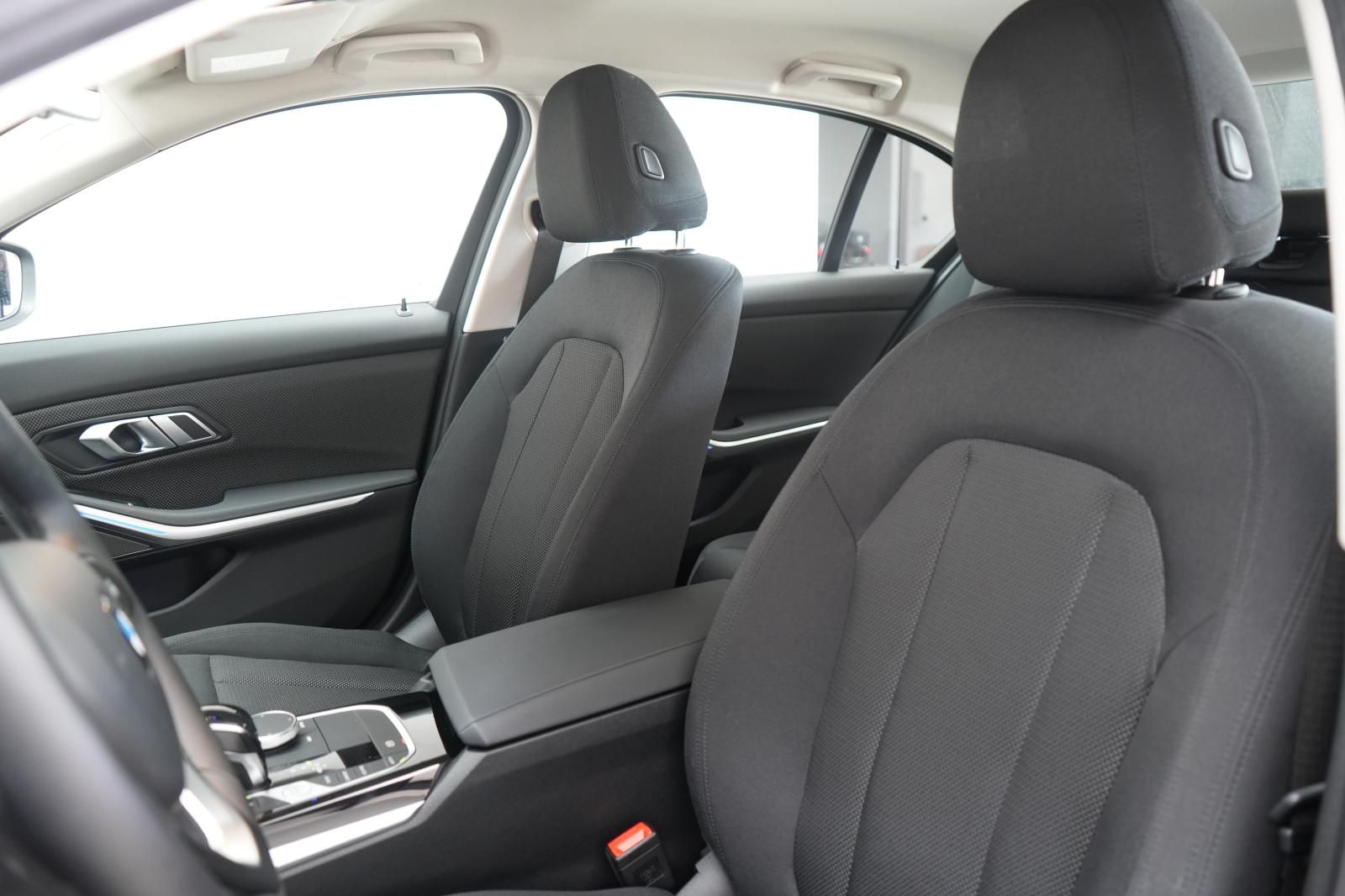 BMW 320 d Advantage Navi/LED/Kamera foto 10