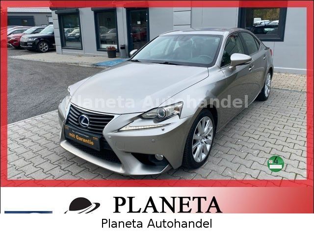 Lexus IS 300h*BI-XENON*NAVI*CAM*KLIMATRONIC*HU/AU NEU*