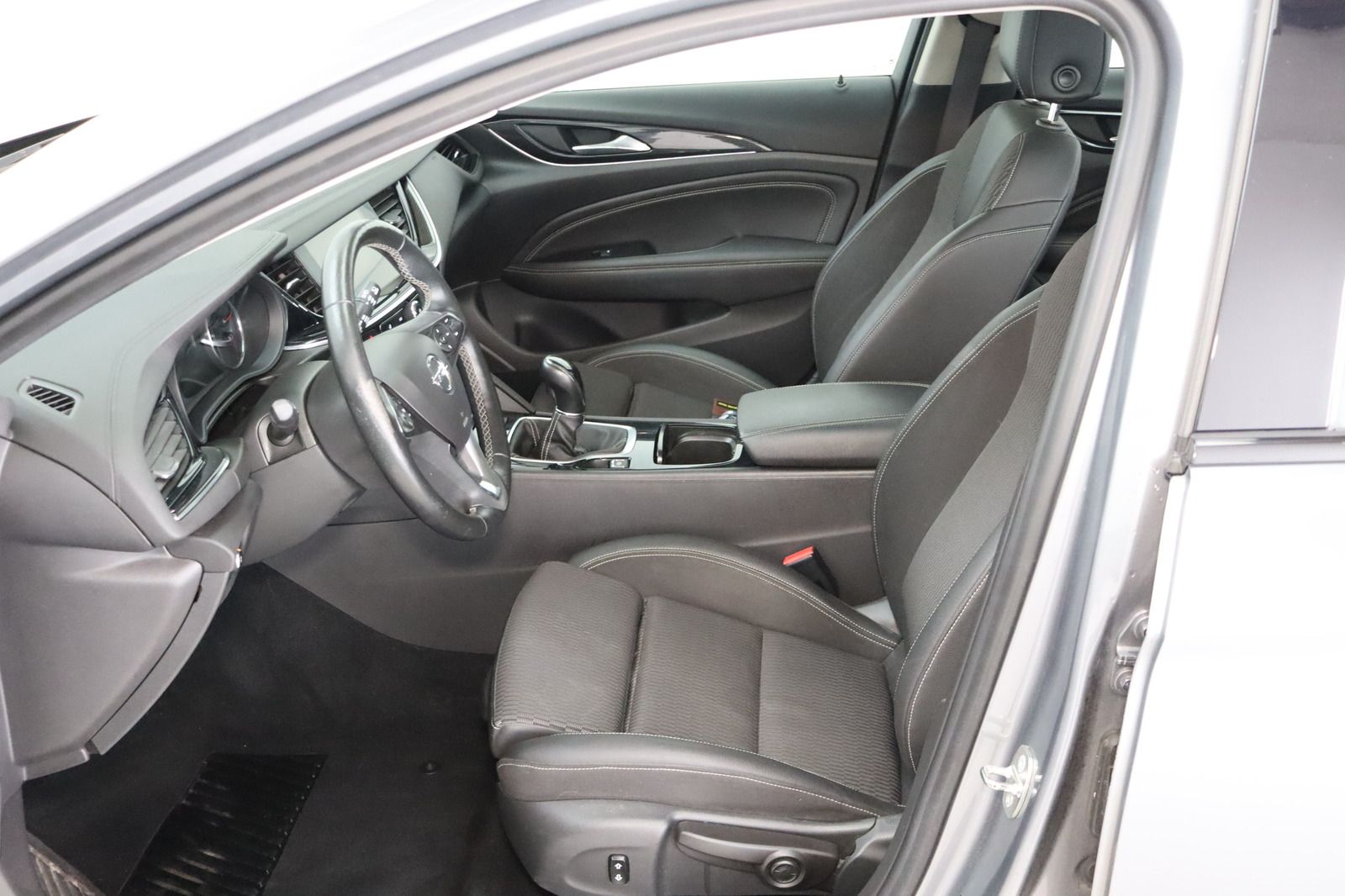 Fahrzeugabbildung Opel Insignia 2.0 CDTI Innovation * LED * Sitzhzg. *