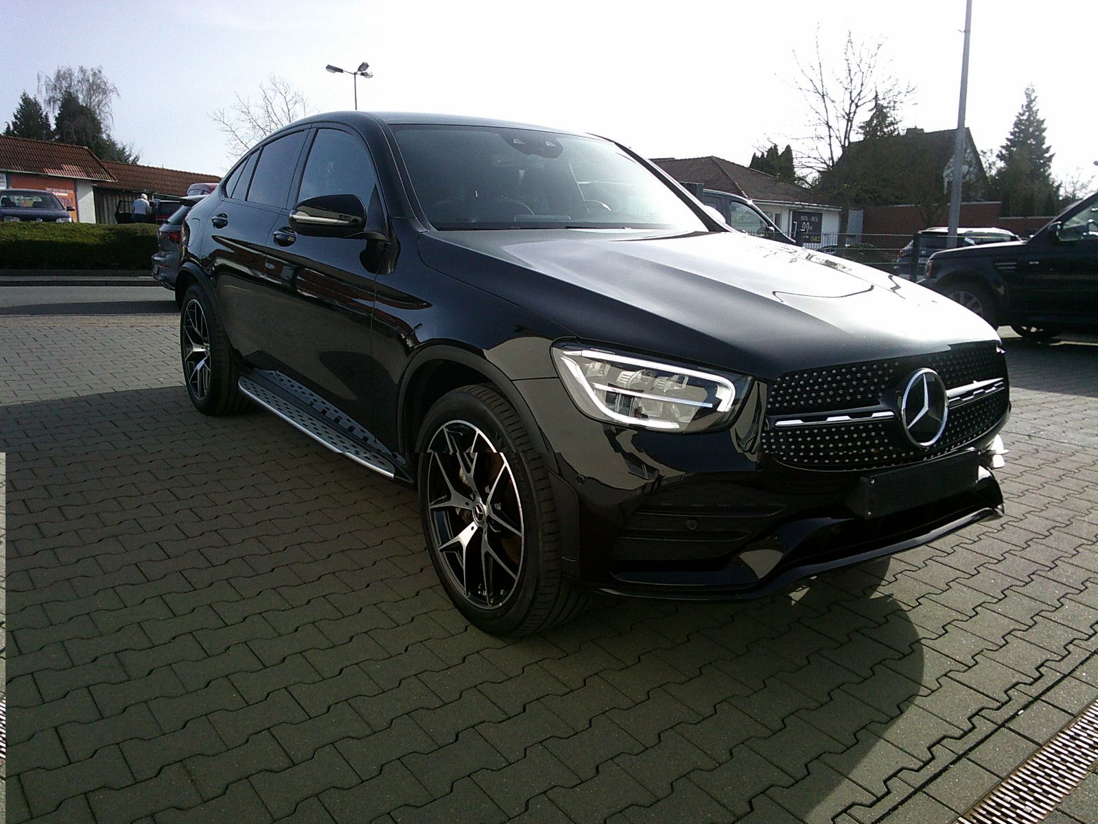 Fahrzeugabbildung Mercedes-Benz GLC 300 de 4Matic Coupe AMG Line / Night Paket