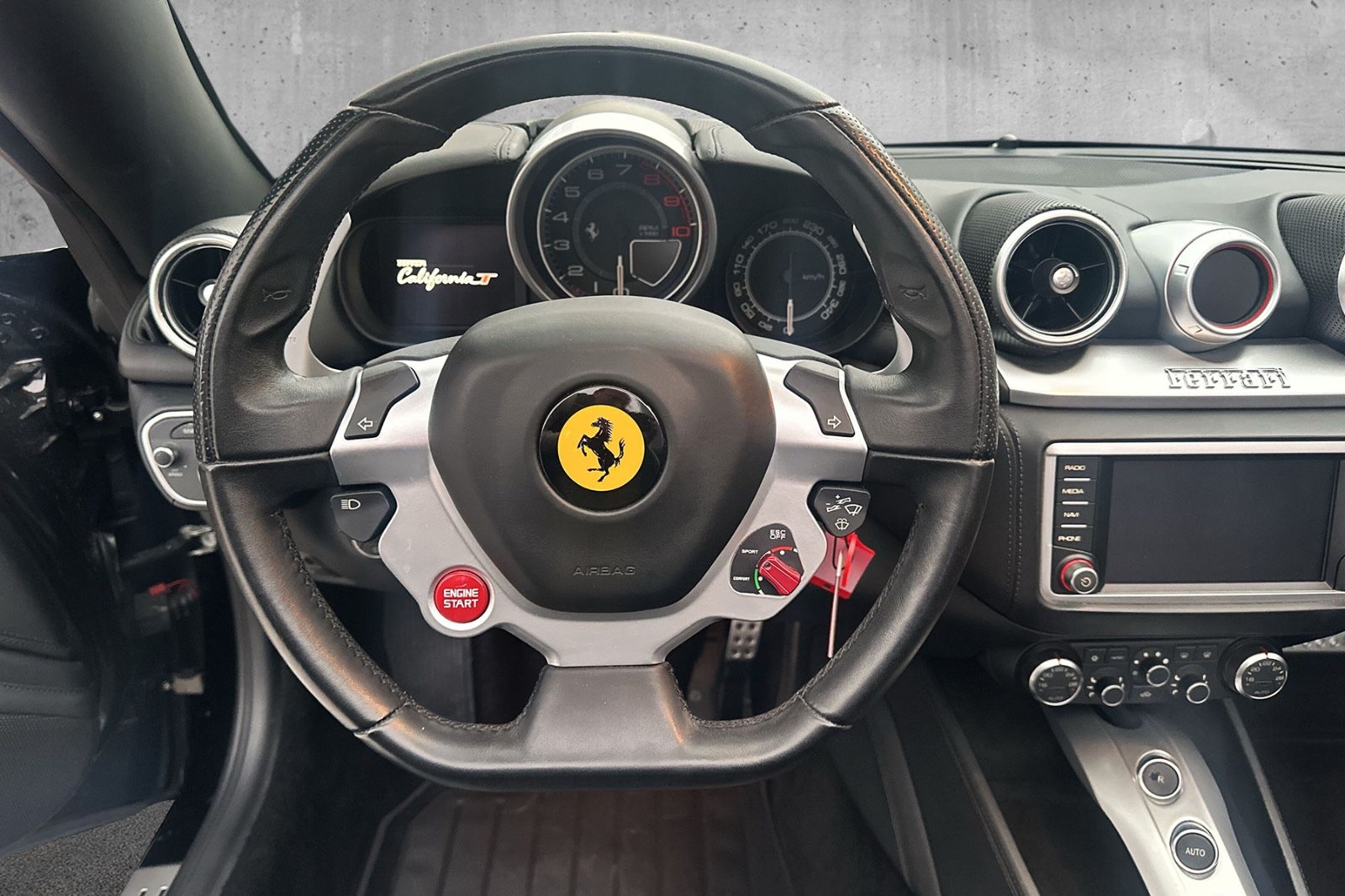 Fahrzeugabbildung Ferrari California T*All Black*