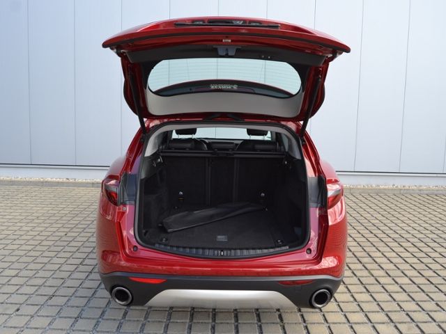 Stelvio 2.0 T Super Q4 Stelvio LUSSO-PAKET/XENON