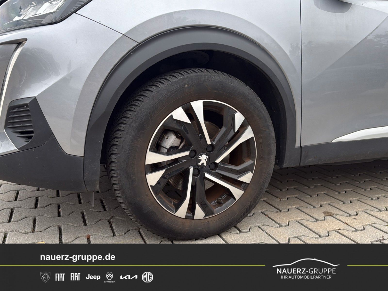 Fahrzeugabbildung Peugeot 2008 e- Allure Pack