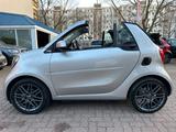 Smart fortwo cabrio EQ 60kW*BRABUS*JBL*NAVI*KAM*22kW* - Smart Elektroautos