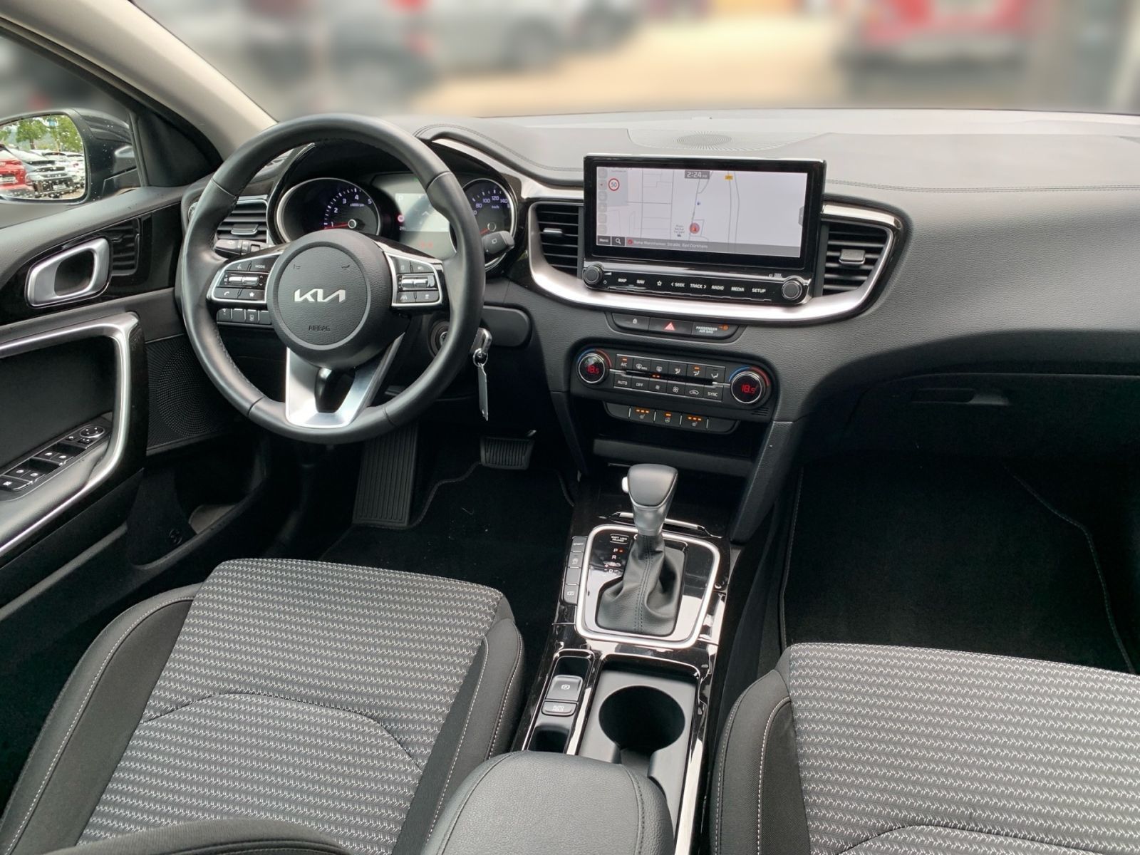 Fahrzeugabbildung Kia Ceed 1.5 7-DCT T-GDI Spirit Navi Allwetter