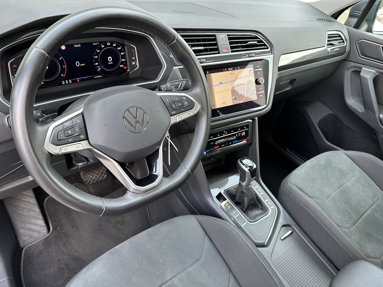 Fahrzeugabbildung Volkswagen Tiguan 1.5 TSI DSG Elegance NAV+MATRIX+ACC+VCOCK