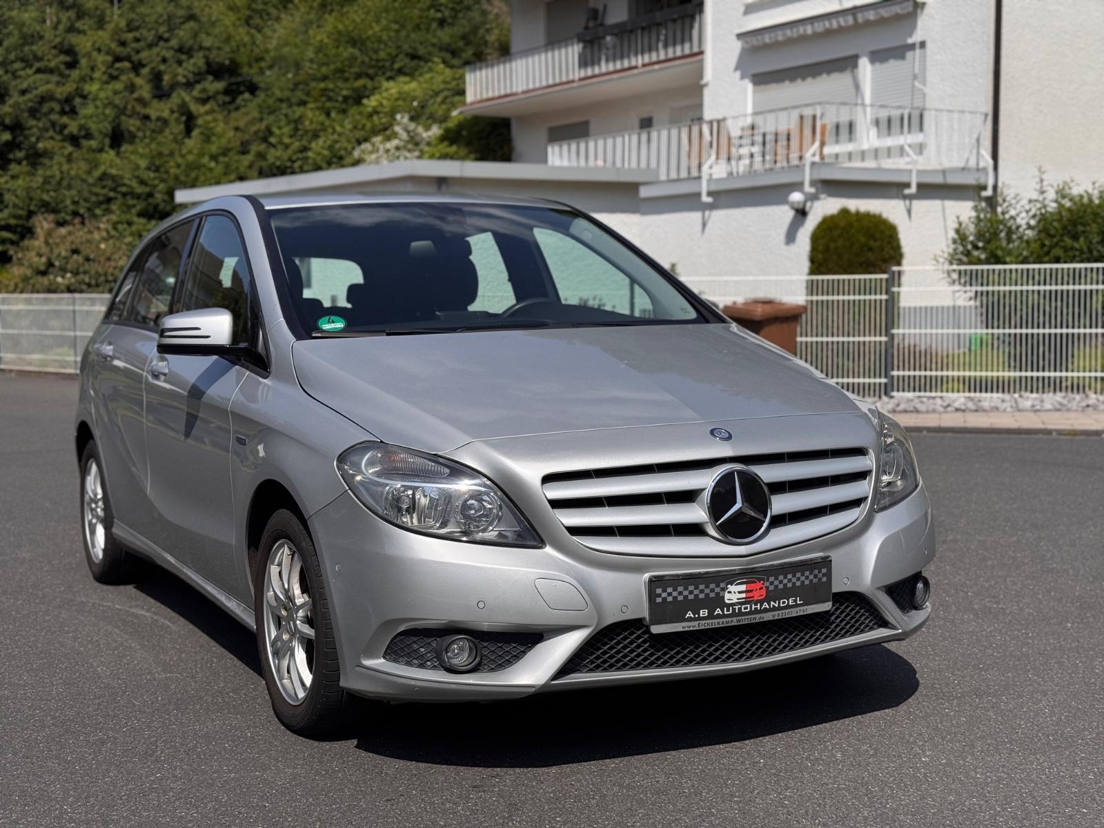 Mercedes-Benz B 180 Sports Tourer/SHZ/NAVI/79.000km