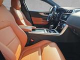 Jaguar XE P300 AWD R-Dynamic SE - Jaguar XE aus 2021