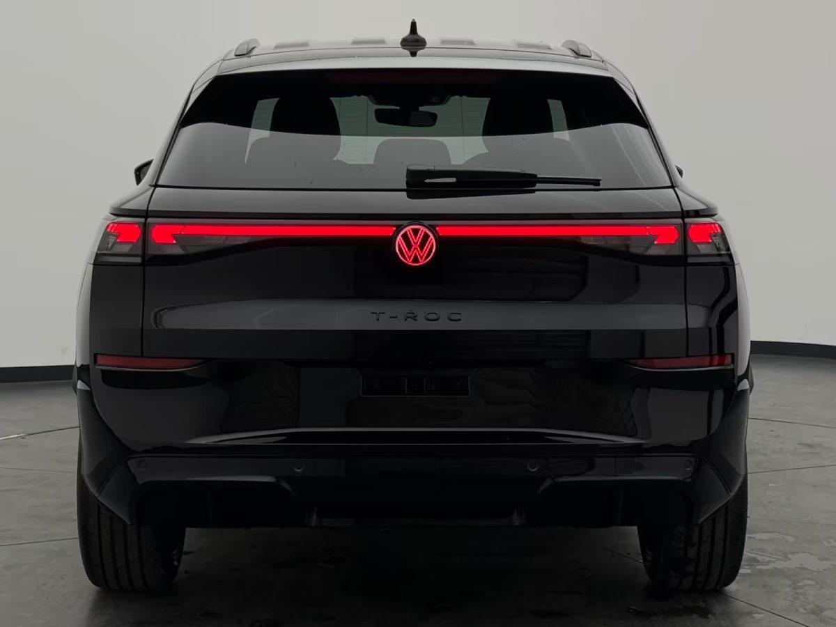 Volkswagen T-Roc 1.5 eTSI DSG R-Line +BLACK-STYLE+CAM+AHK+