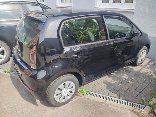VW VW up schwarz 11.000 km Herford