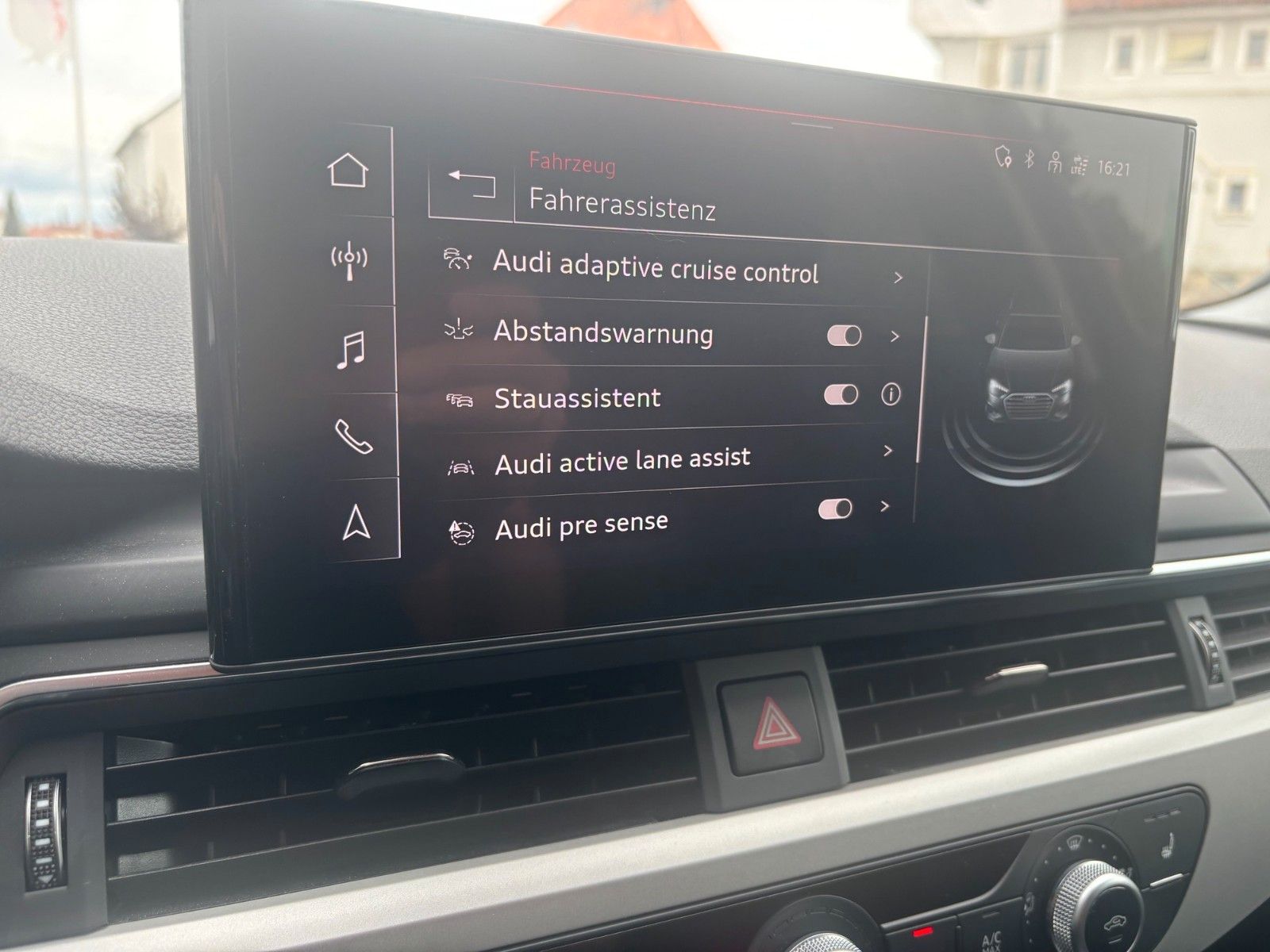 Fahrzeugabbildung Audi A4 Avant 40 TFSI quattro basis