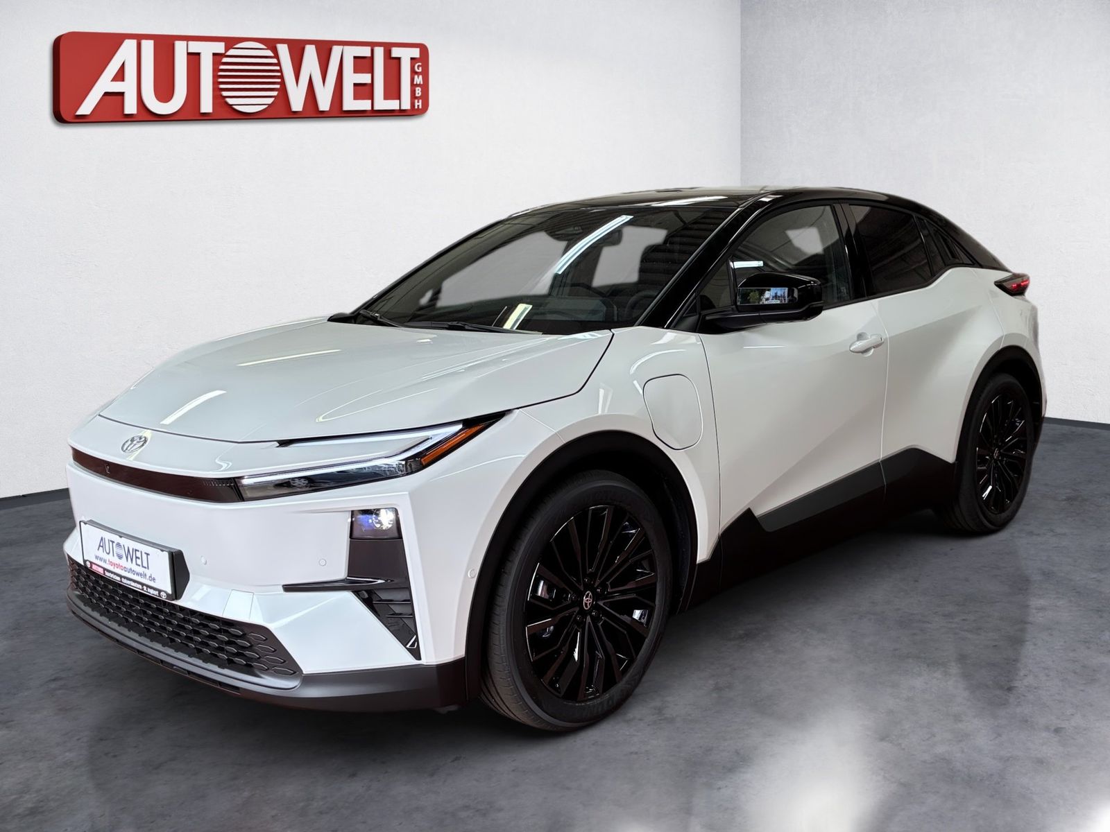 Fahrzeugabbildung Toyota C-HR+ Lounge 4x4 AWD 77KW, 360,Navi,SHZ,el.Heck