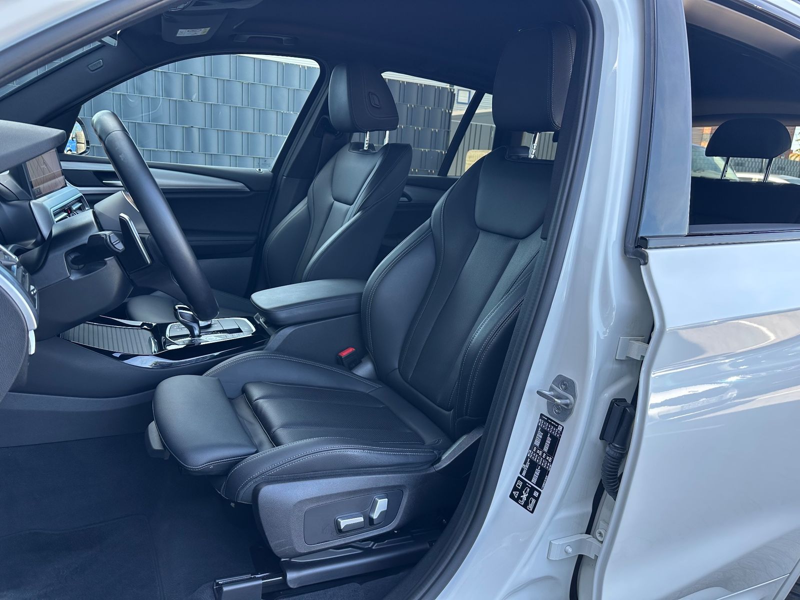 Fahrzeugabbildung BMW X3 xDrive30d M-Sport NAV+LED+AHK+HUD+360°+19ZO