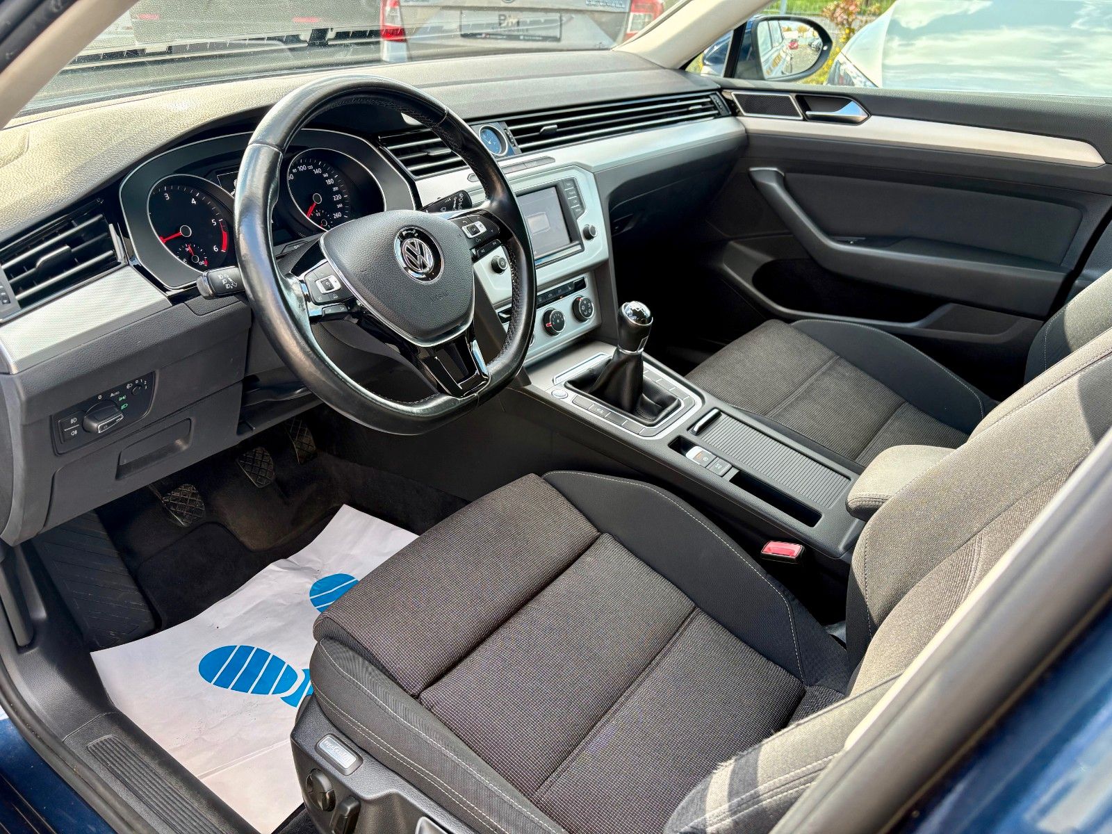 Fahrzeugabbildung Volkswagen Passat Variant 1.6 TDI Comfortline Navi SPORTSIT