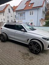 BMW X5  M50d - AHK, PANO, STAND-HZG  - weiße BMW X5 M50