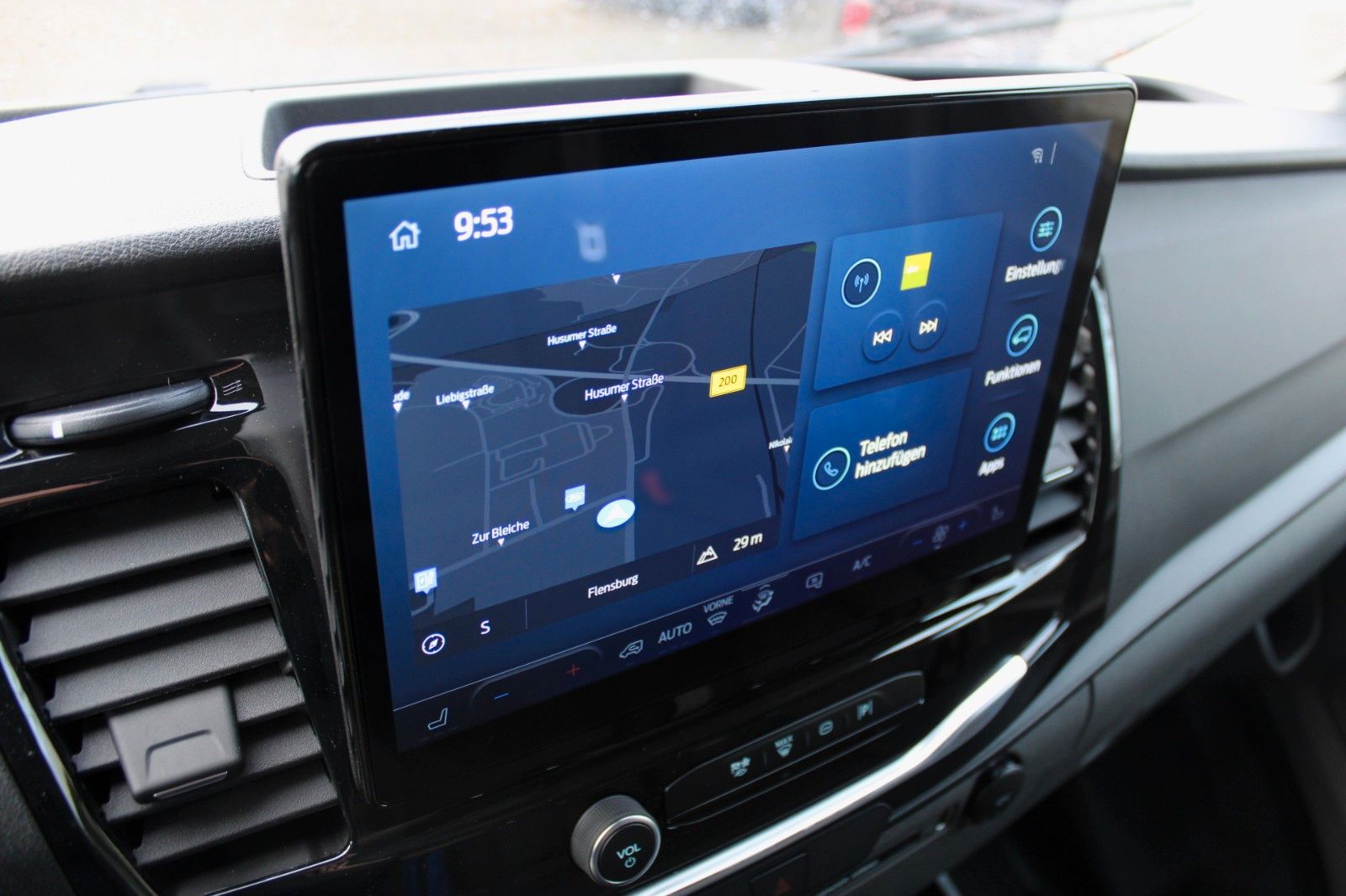 Fahrzeugabbildung Ford e-Transit 350 L3H2 TREND ELEKTRO + Technologie P