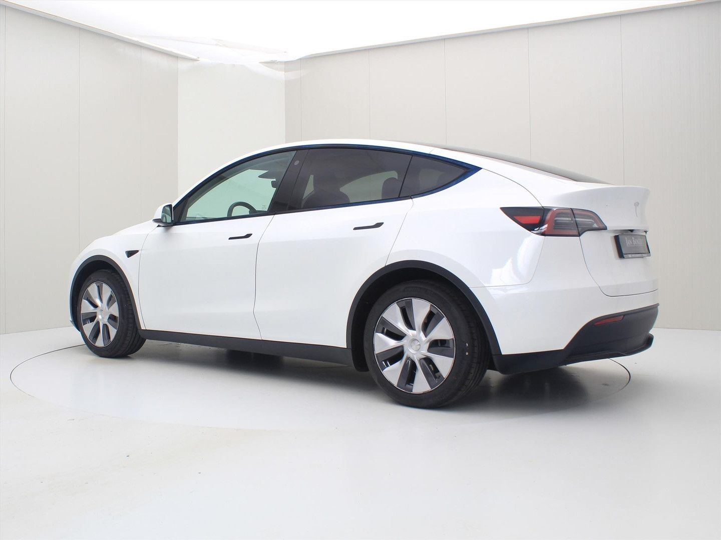 Tesla Model Y Standard RWD Plus 299pk 95.8% SoH [ AMD imagem 3