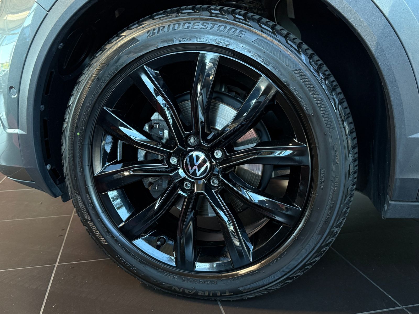 Fahrzeugabbildung Volkswagen T-Roc R-Line 1.5 l TSI  PANO ACC LED NAVI