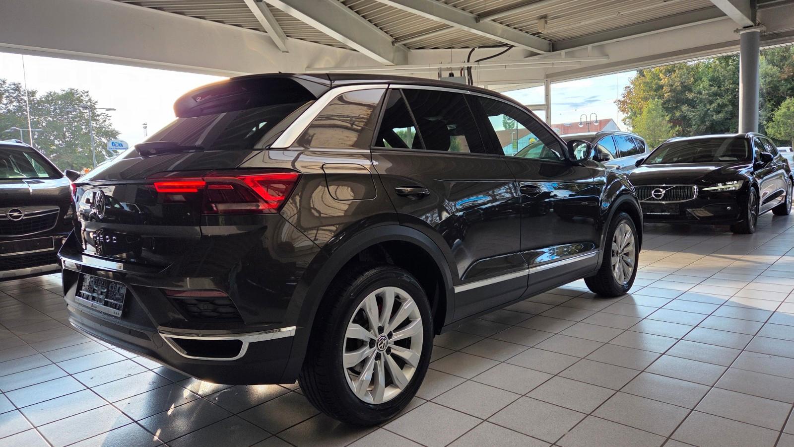 Volkswagen T-Roc Sport1.5-AUT+1-HAND+LED+NAVI+KAMERA+LEDER