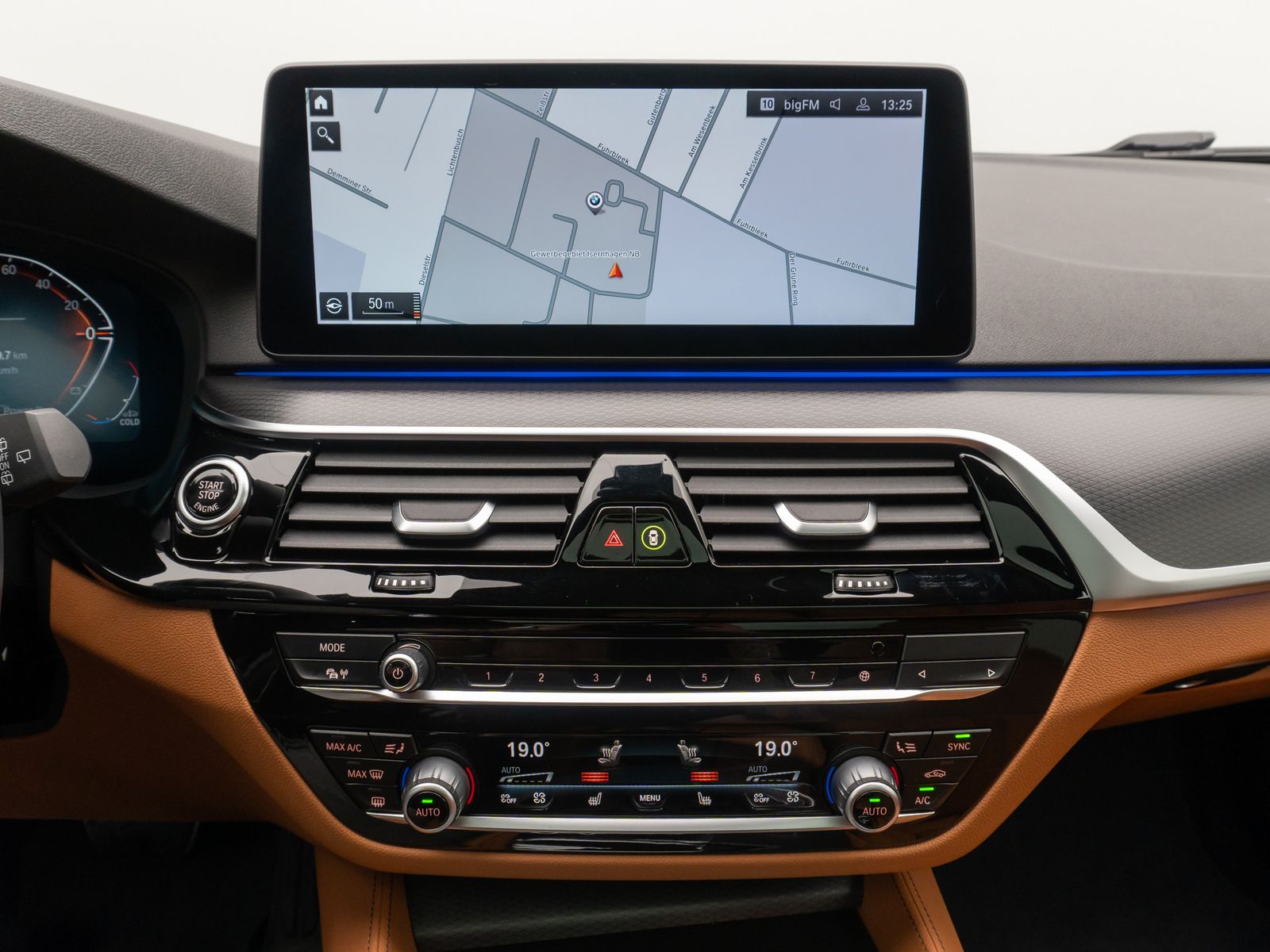 Fahrzeugabbildung BMW 530d M Sport Kamera DAB Memory ACC H/K Panorama