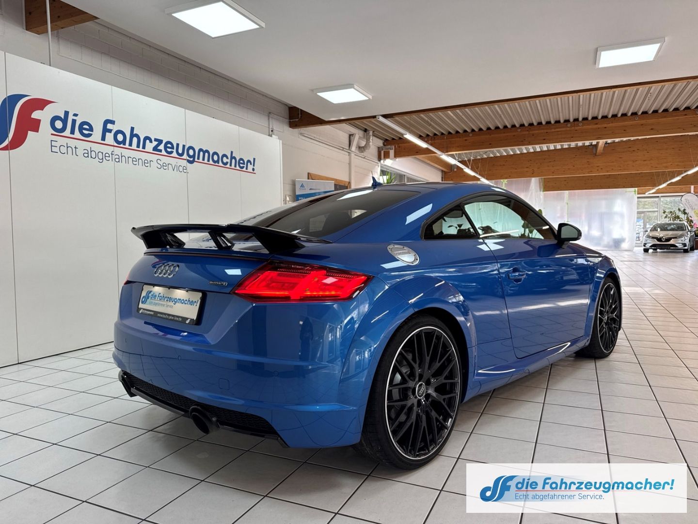 Fahrzeugabbildung Audi TT Coupe 2.0 TFSI quattro S line Sportpaket Lede