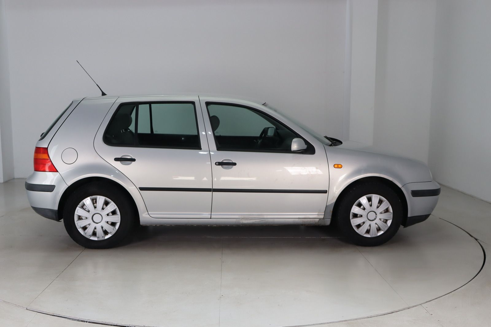 Fahrzeugabbildung Volkswagen Golf 1.6 * Klima *