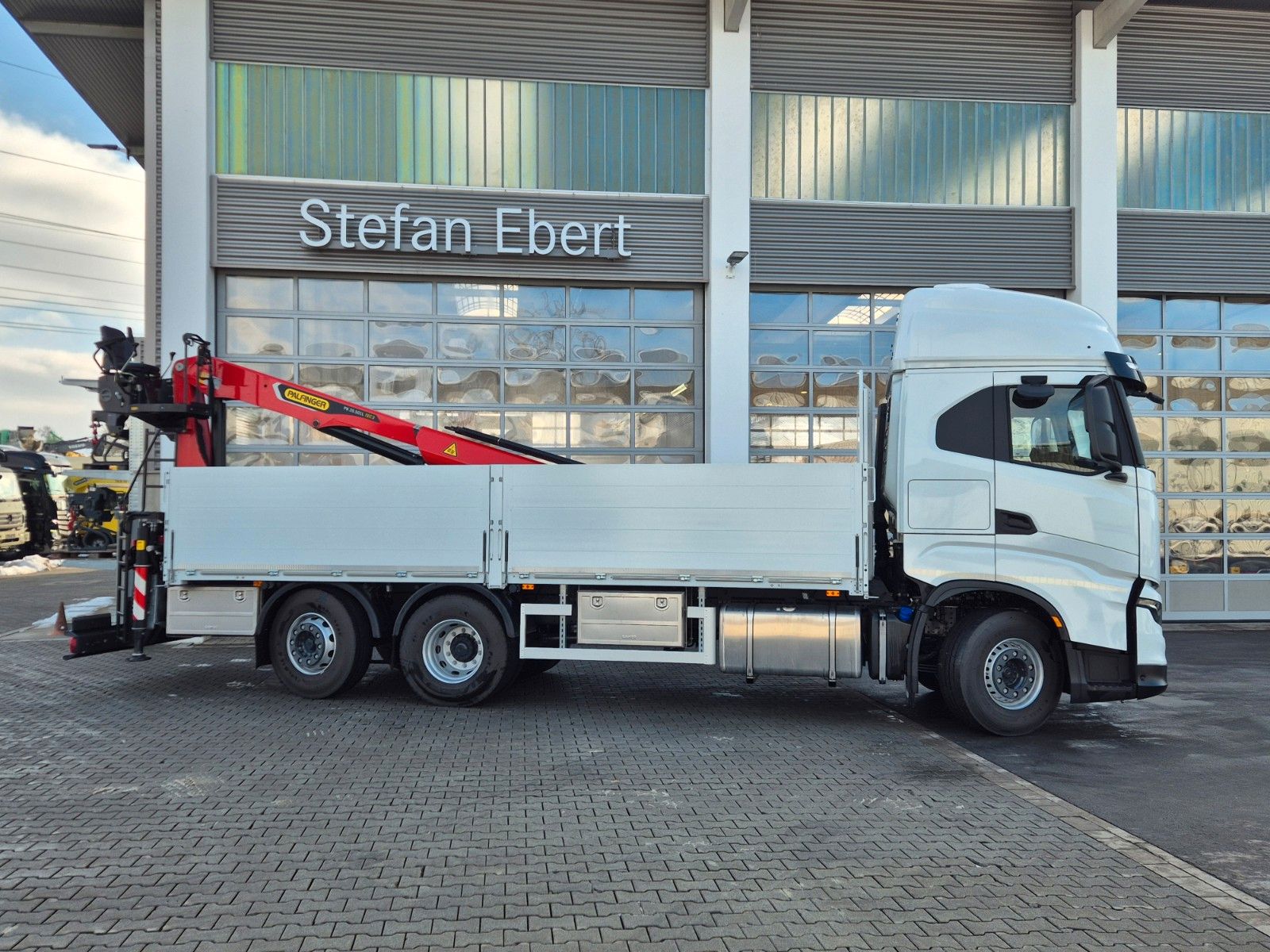 Fahrzeugabbildung Iveco X-Way 530 6x2 Palfinger PK 20.501L TEC3 Navi
