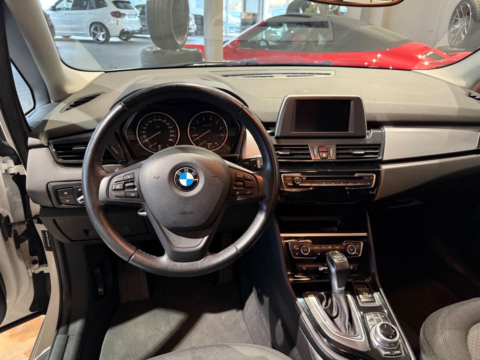 Fahrzeugabbildung BMW 218i Active Tourer *Navi*LED*Parkassis.*Komfortz