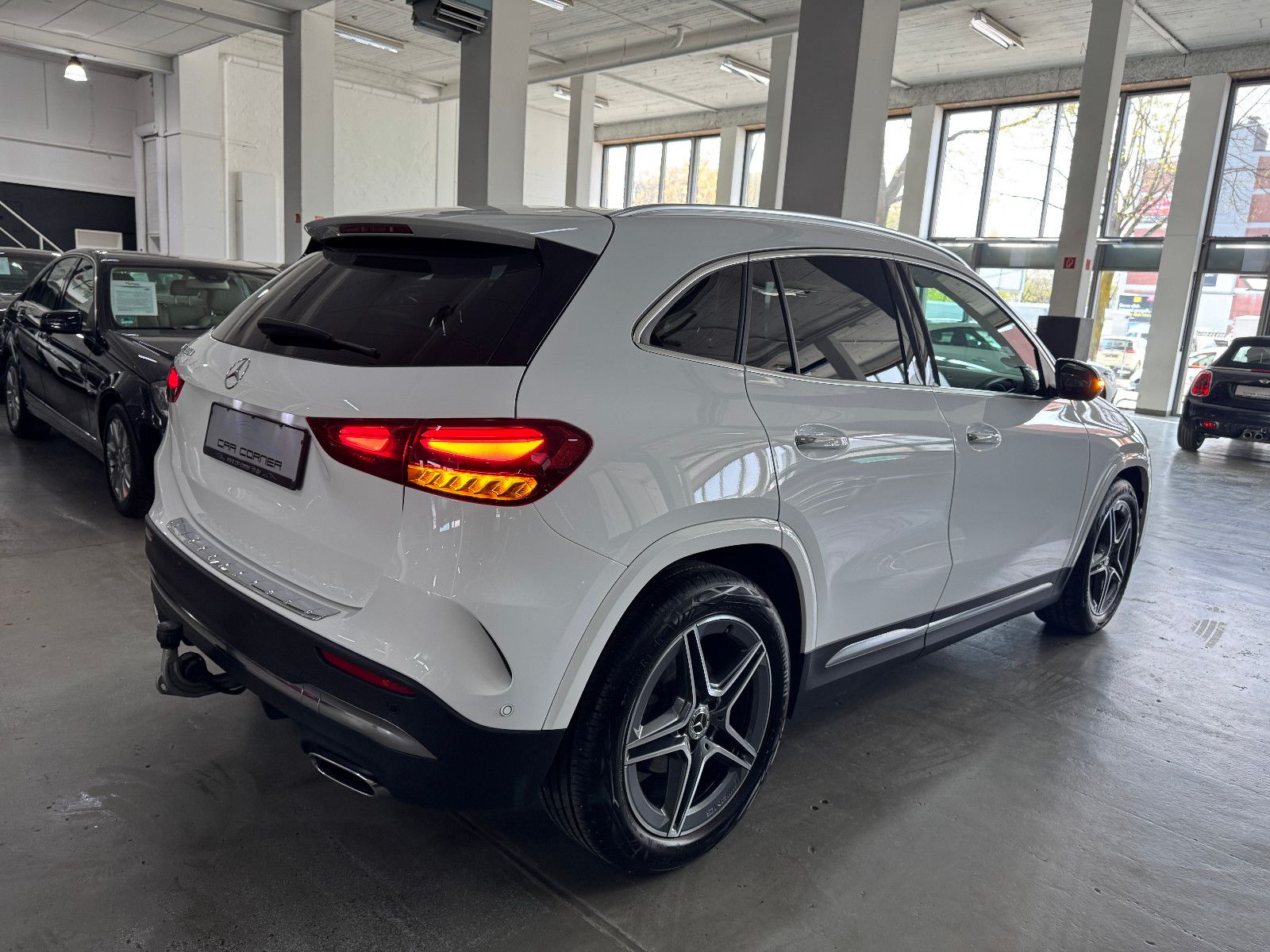Fahrzeugabbildung Mercedes-Benz GLA 200 d 8GT AMG LINE PLUS MBUX DISTRONIC 19ALU
