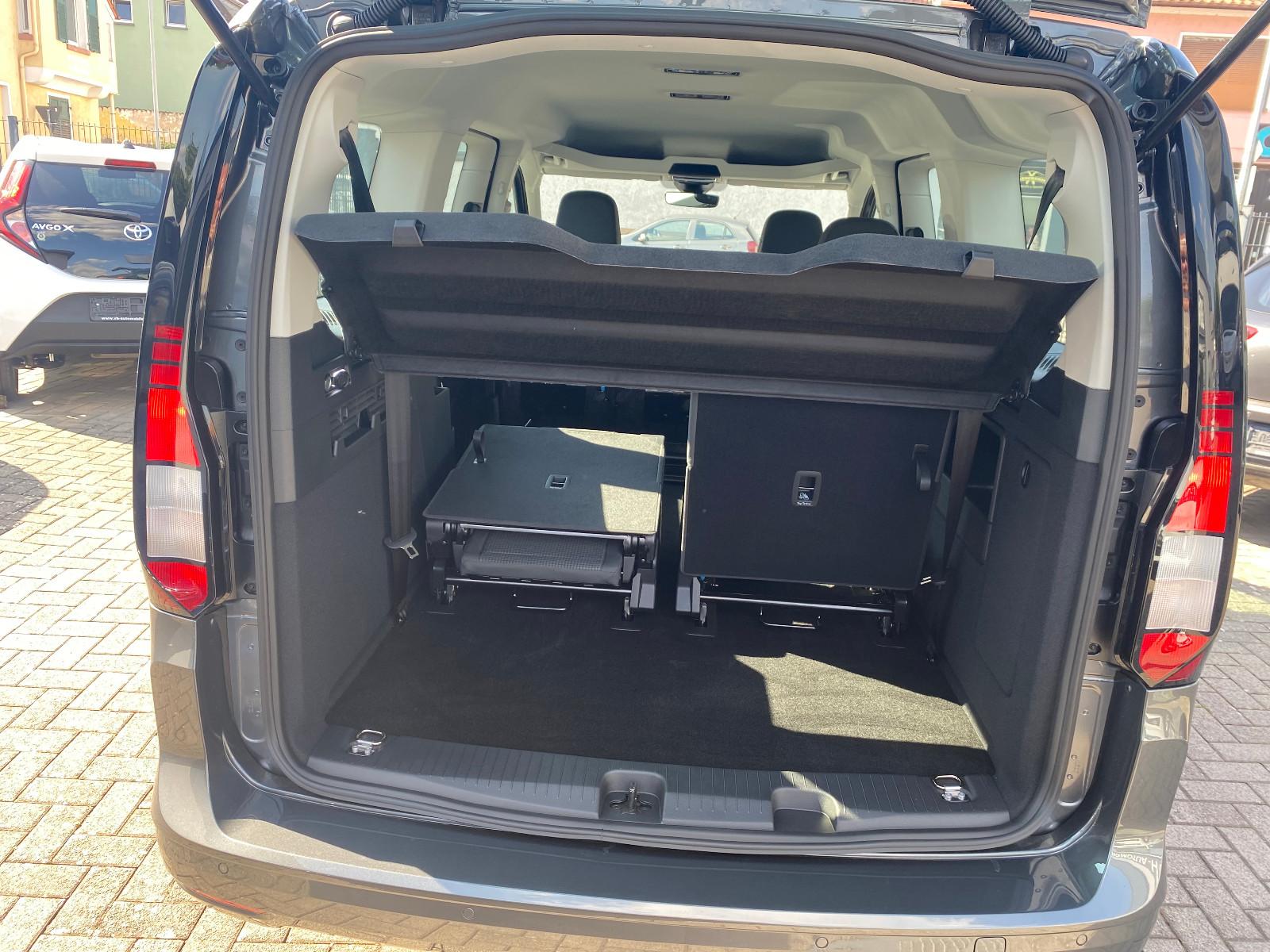 Volkswagen Caddy Maxi*DSG*7-SITZE*LED SW*PDC vo&hi&KAM*Sihz